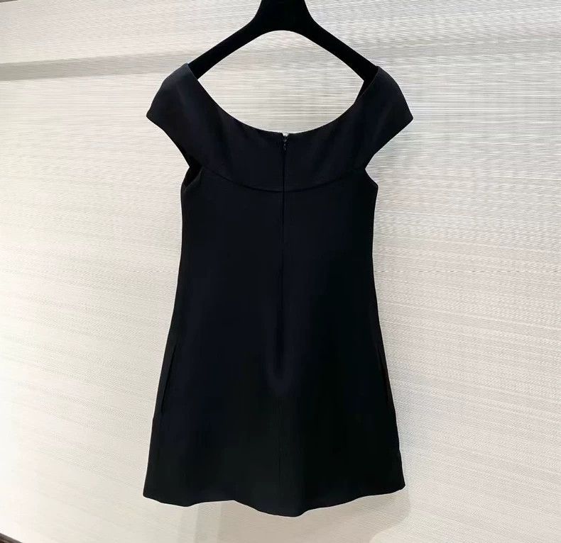 Valentino Valentino Black and white color-blocked dress Size M / US 6-8 / IT 42-44 - 2 Thumbnail