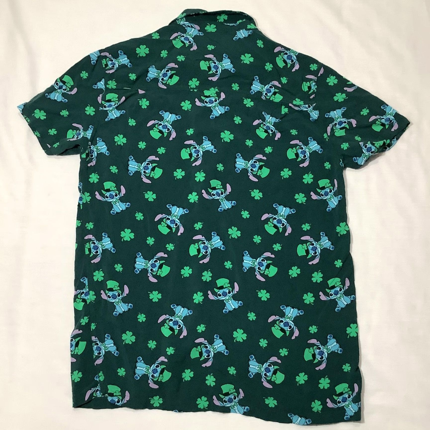 Disney VINTAGE Disney Stitch Shirt Mens Medium Green Shamrock St Patricks Day Button Up Rayon Size US M / EU 48-50 / 2 - 6 Thumbnail