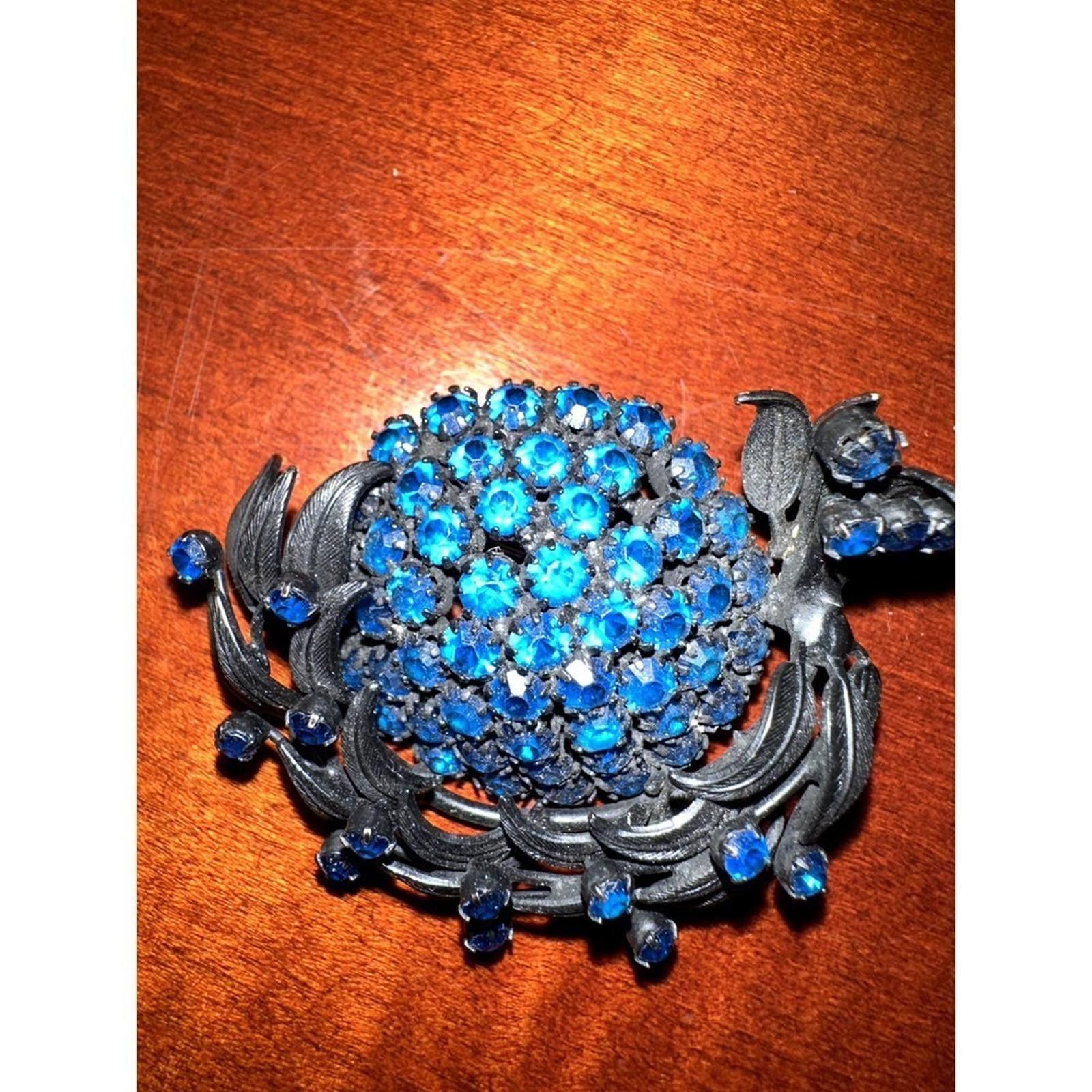 Designer Vintage Vendôme Blue Rhinestone Brooch Size ONE SIZE - 1 Thumbnail