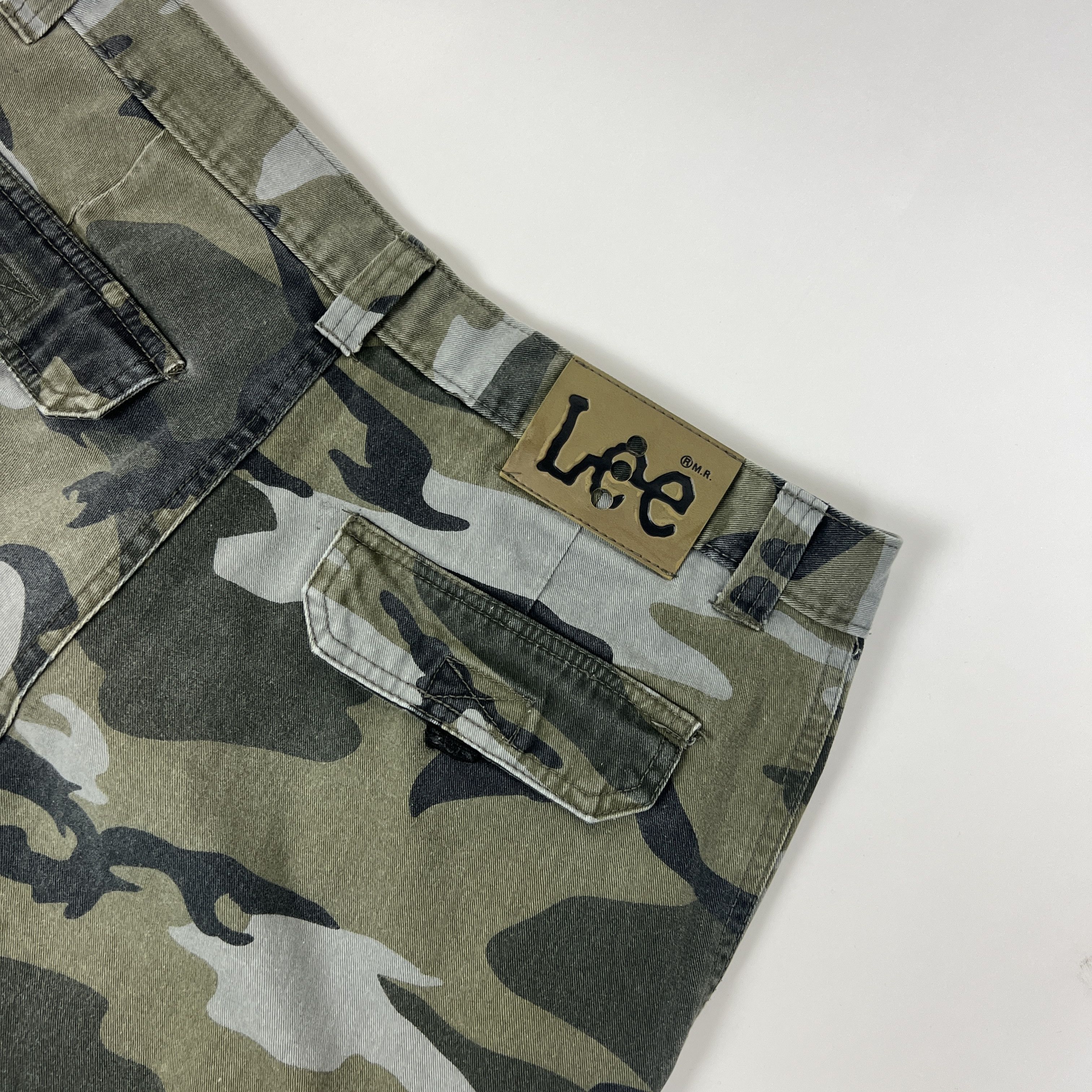 Lee × Vintage Vintage 90's Lee Camo Cargo Pants Size US 33 - 5 Thumbnail