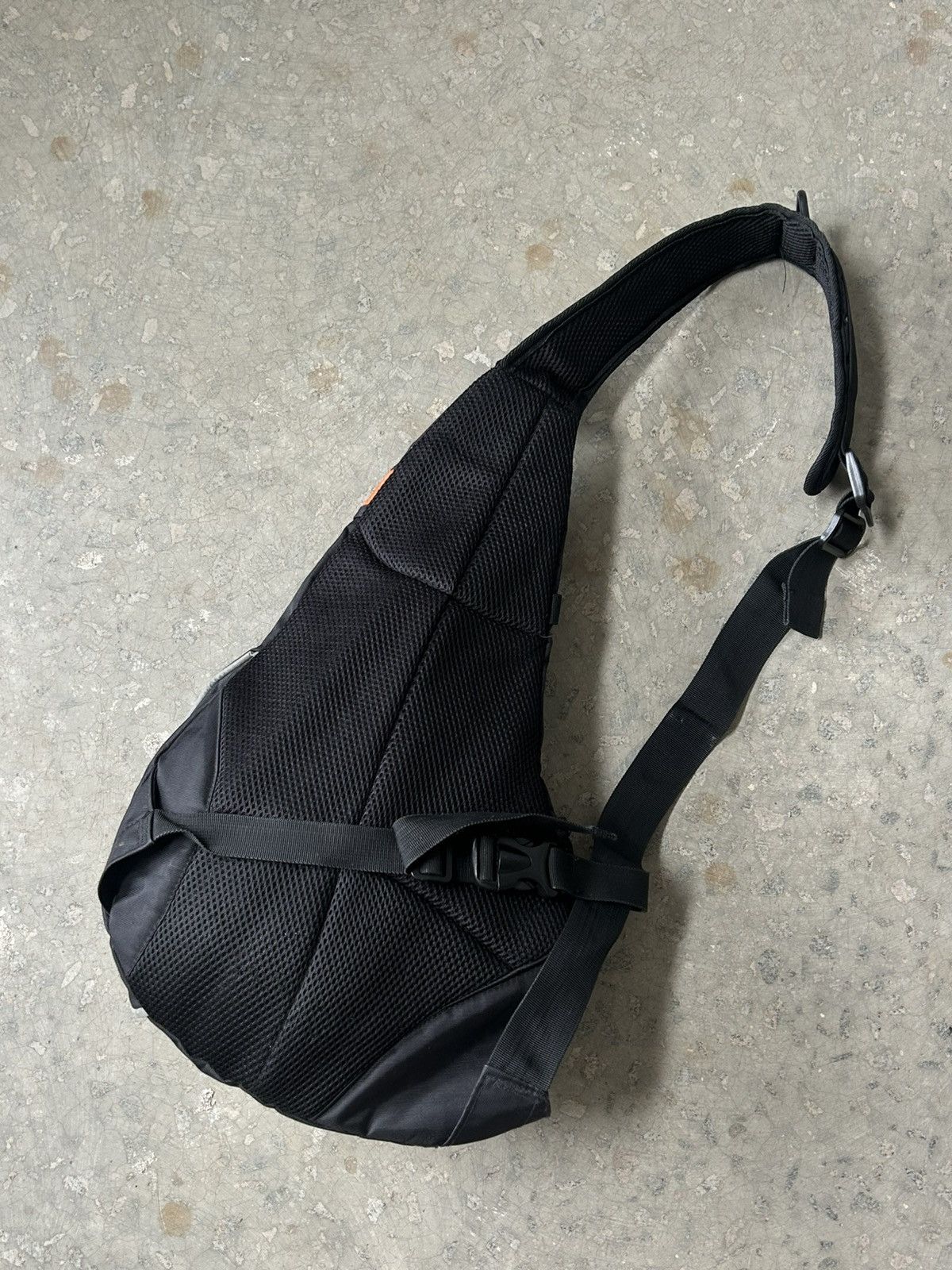 Nike Vintage Nike Sling Bag Nylon Gorepcore Size ONE SIZE - 4 Thumbnail
