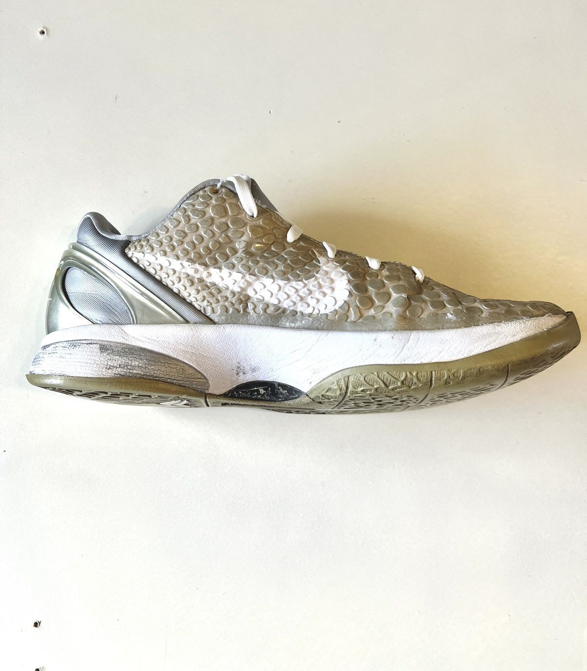 Nike Nike Kobe 6 Metallic Silver Size US 10.5 / EU 43-44 - 4 Thumbnail