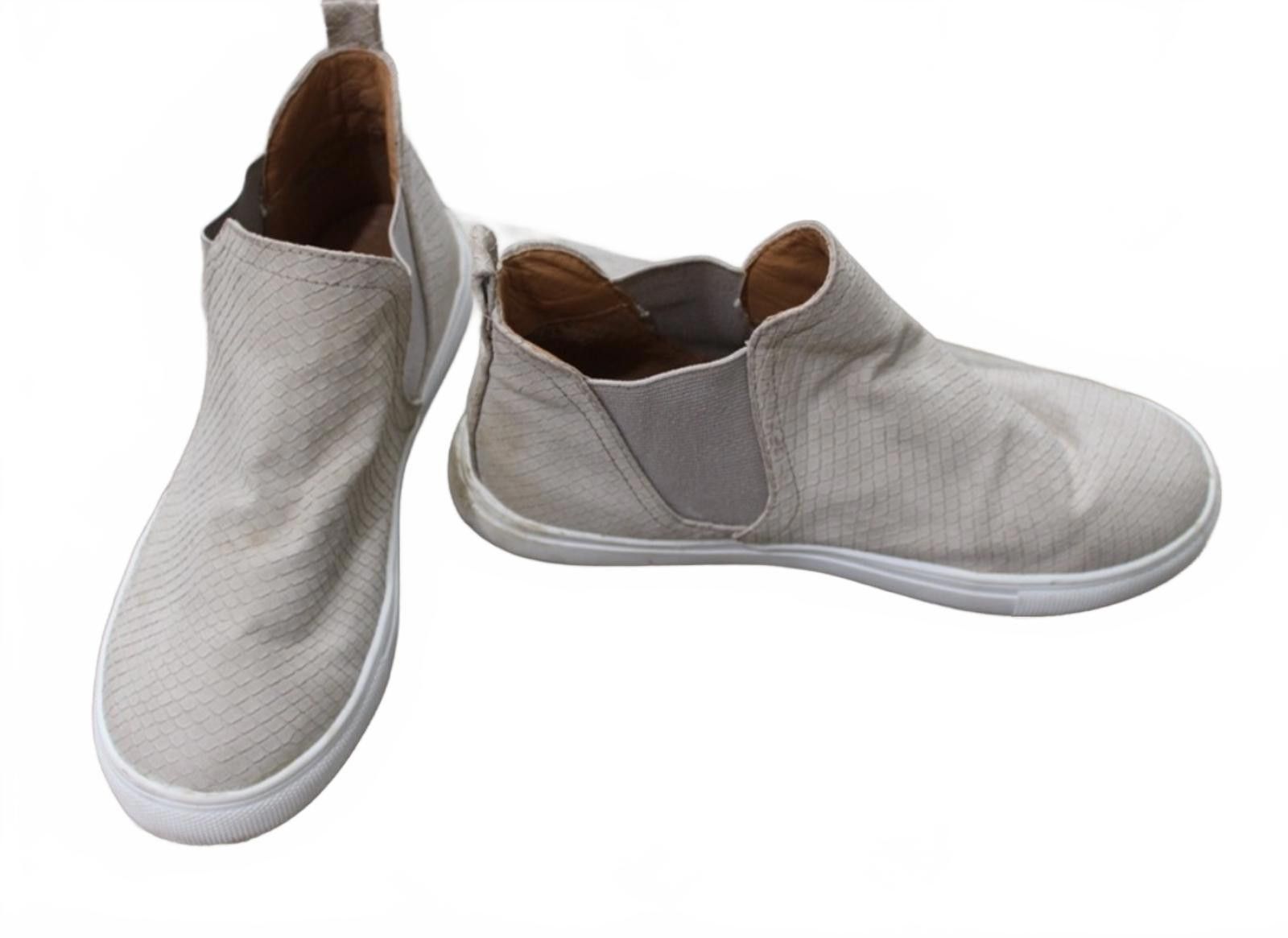 Unknown London Light Tan Slip-On Casual Shoes with Textured Pattern size 7 Size US 7 / IT 37 - 3 Thumbnail