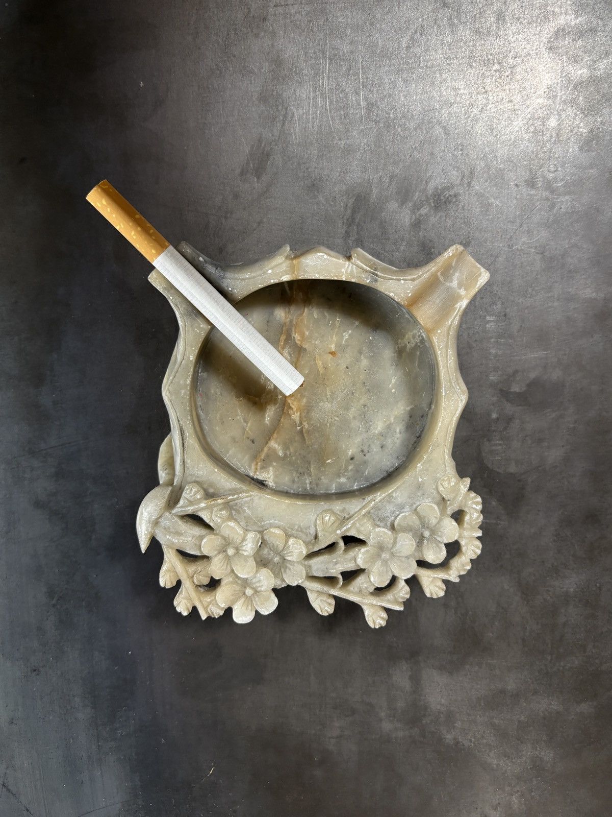 Vintage Carved Vintage Stone Ashtray Chinese Alabaster Soapstone 60s Size ONE SIZE - 4 Thumbnail