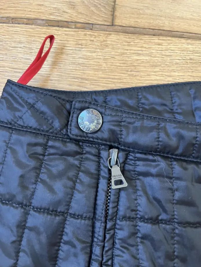 Prada Prada Skirt 1999 Nylon Red Tab Sport Pants Shell EX0125 Size 26" / US 2 / IT 38 - 3 Thumbnail