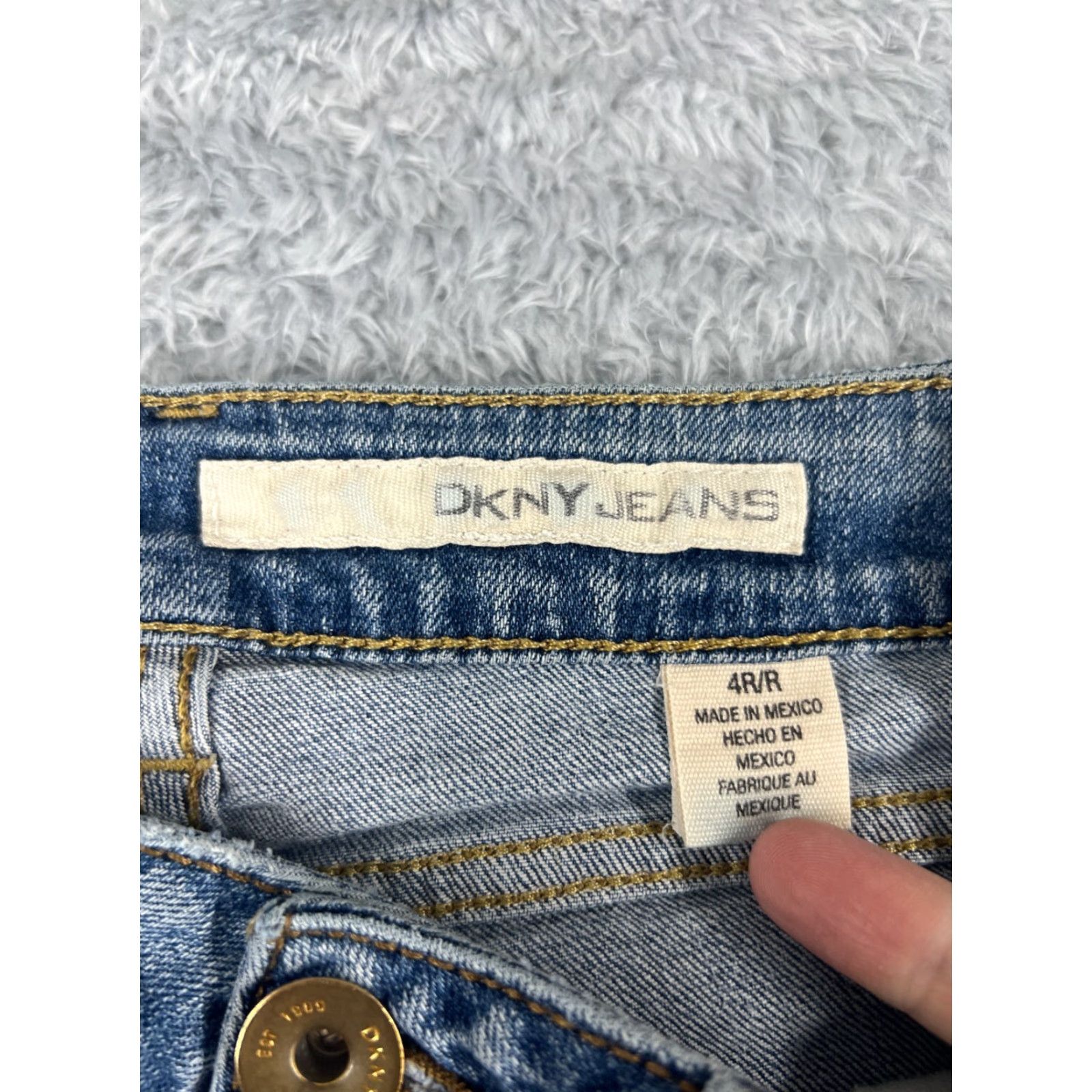 DKNY DKNY Jeans Women 4 Blue Denim Flared Low Rise 30x30 Cotton Blend 26x30 Modern Womens Regular Pocket 5-Pocket Design Denim Jeans Size 27" / US 4 / IT 40 - 6 Thumbnail