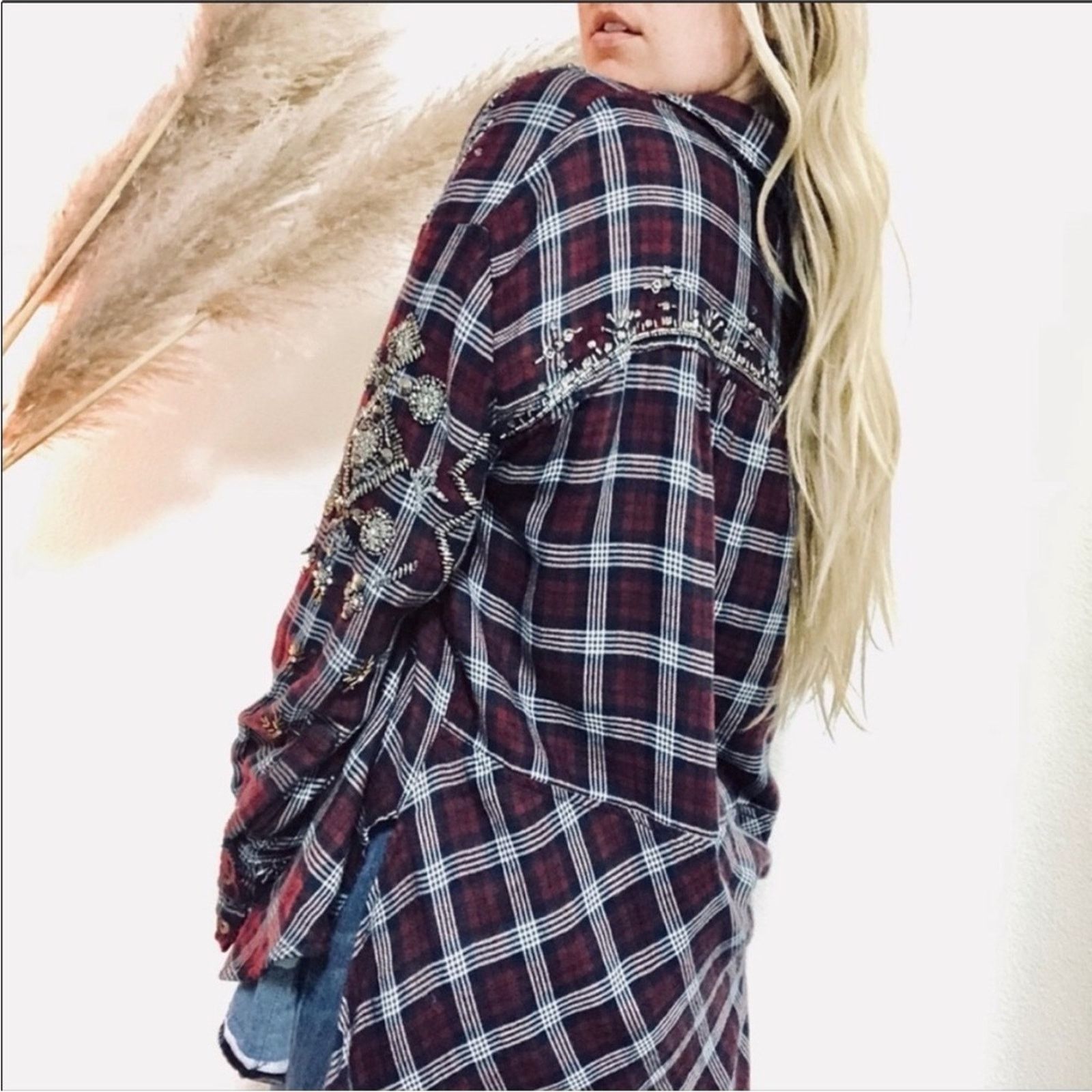 Free People FREE PEOPLE Sequin Bead Oversized Red Flannel Plaid Shirt Size XS / US 0-2 / IT 36-38 - 6 Thumbnail