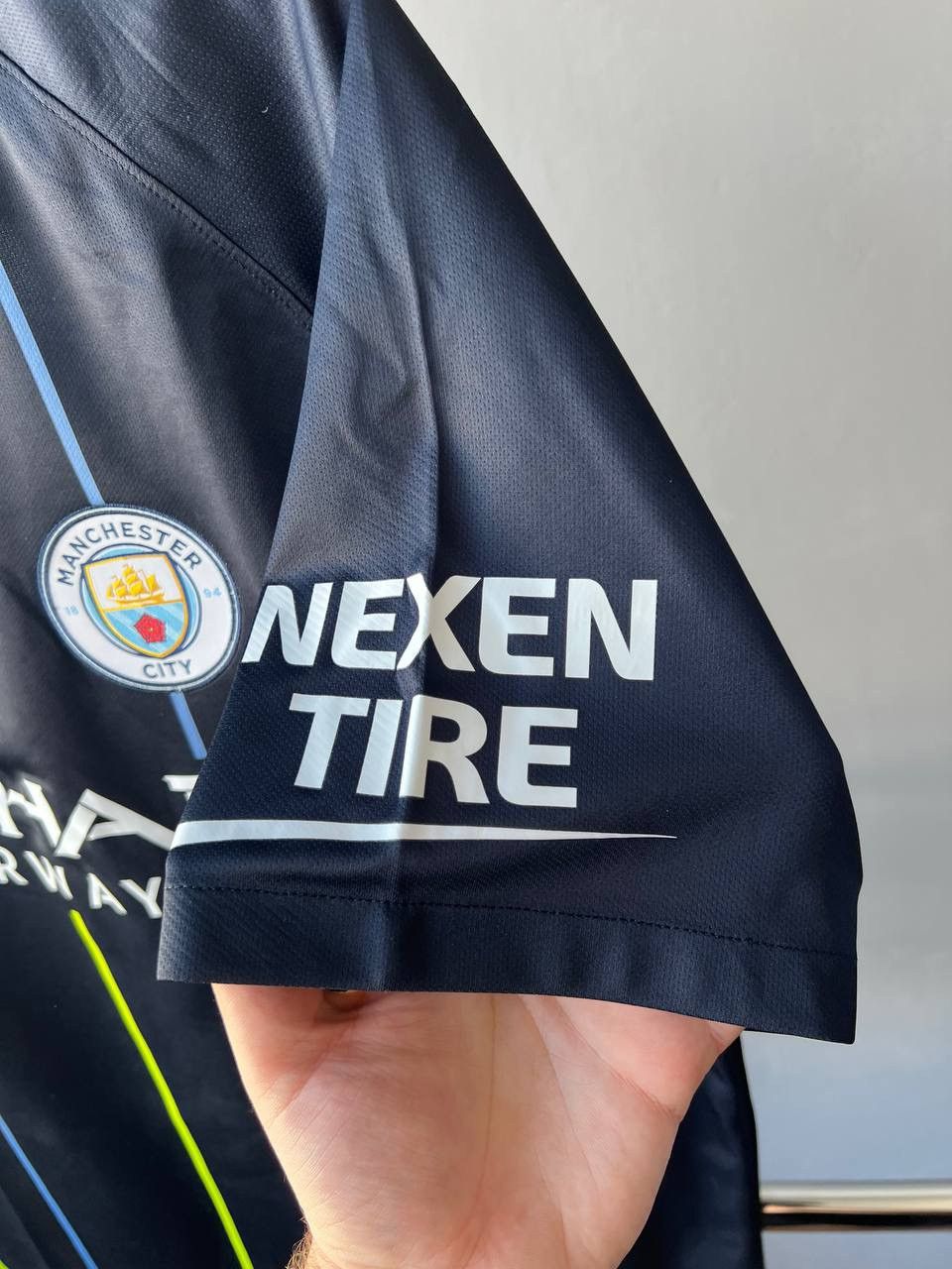 Nike 2018/19 MANCHESTER CITY AWAY SOCCER JERSEY FOOTBALL SHIRT XL Size US XL / EU 56 / 4 - 8 Thumbnail