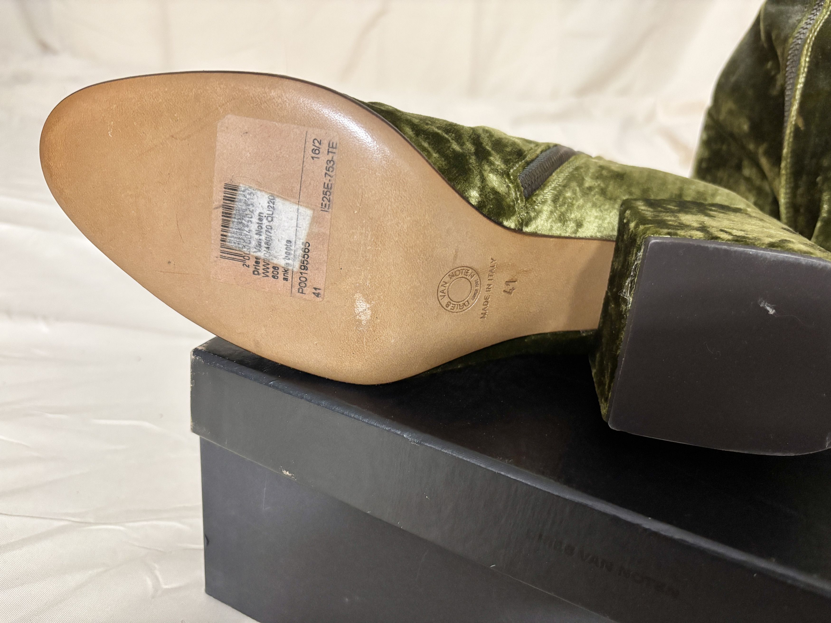 Dries Van Noten Dries Van Noten Green Velvet Ankle Boots, Runway A/W15 Size US 10 / IT 40 - 10 Thumbnail