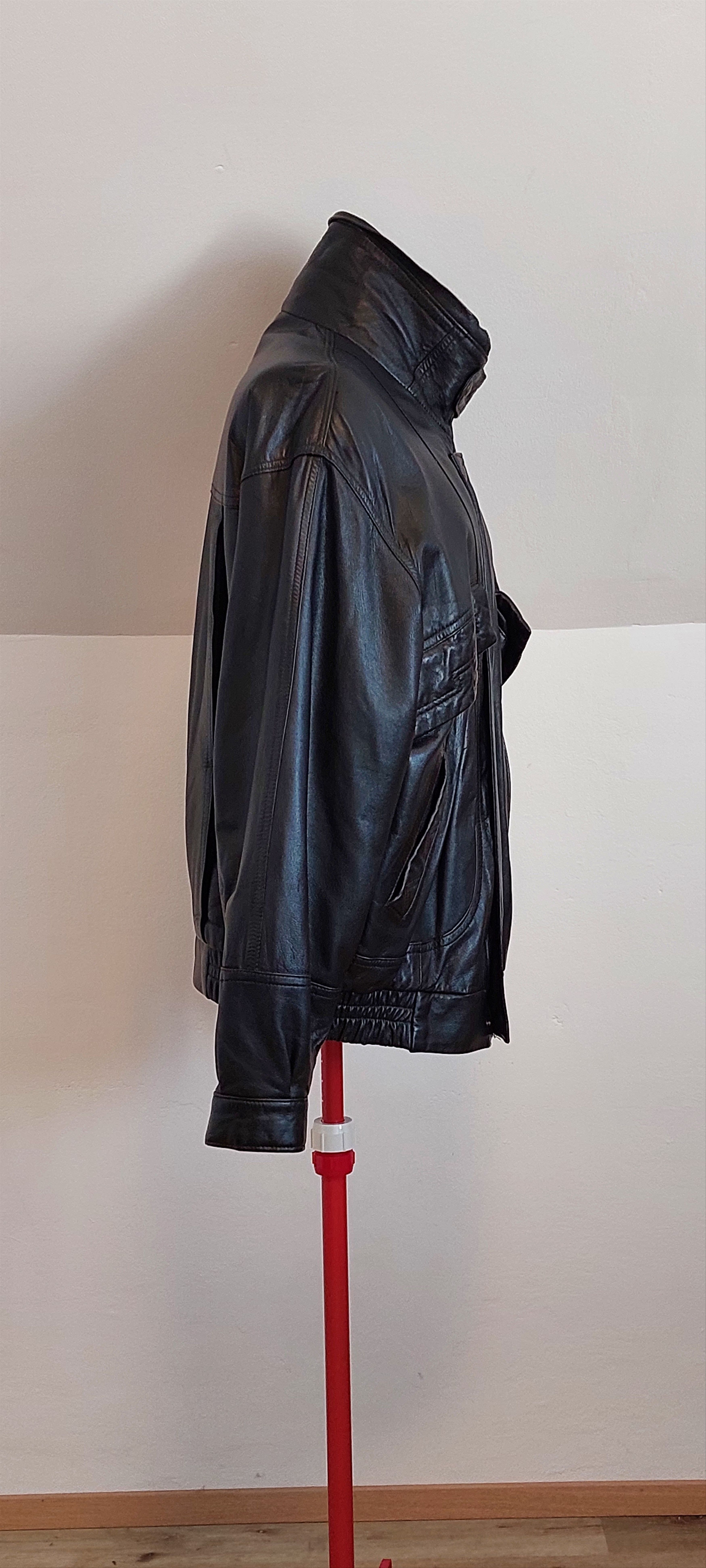 Vintage Vintage Italian Leather Bomber Jacket L Size US L / EU 52-54 / 3 - 4 Thumbnail