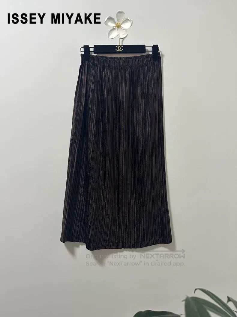 Issey Miyake Issey Miyake Main Line Chocolate-colored Thick Velvet Midi Size 25" / US 0 / IT 36 - 1 Thumbnail