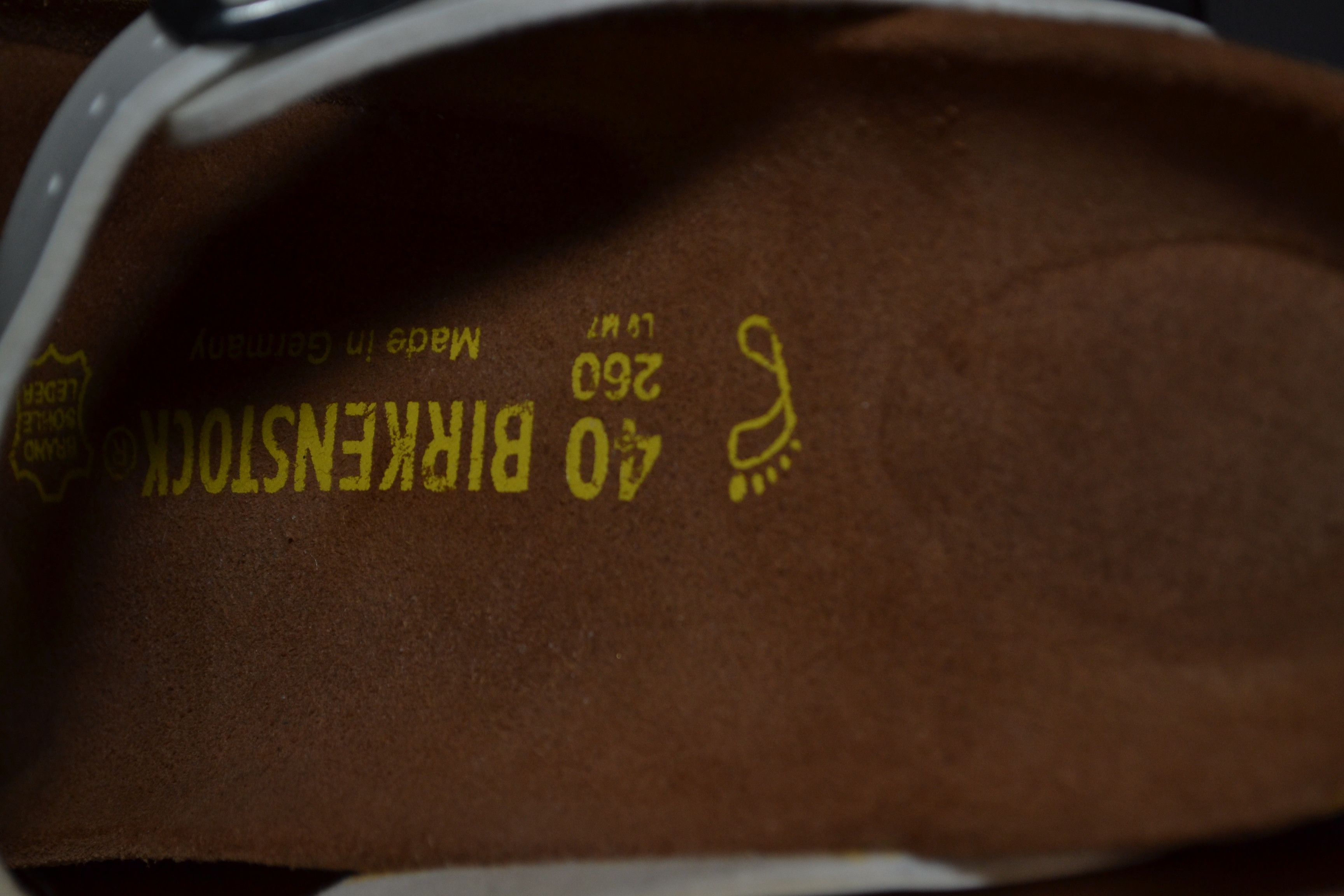 Birkenstock Birkenstock Gizeh White Regular US Men's 7 Women's 9 - EU 40 Size US 7 / EU 40 - 8 Thumbnail