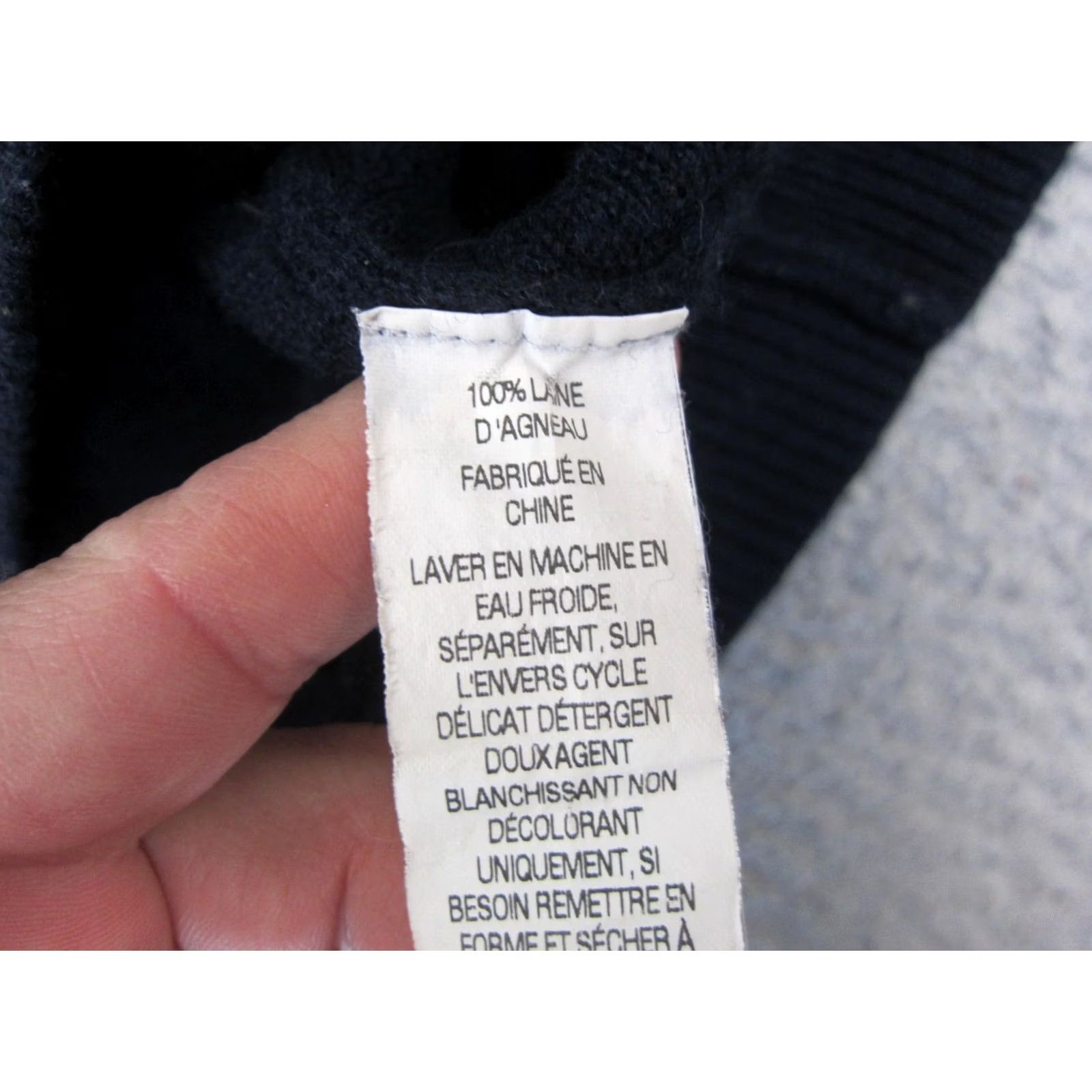 Vintage L.L. Bean Sweater Vest Mens Large Blue Wool Knit V-Neck 90s Golf Vintage-Not Vintage? No Size US L / EU 52-54 / 3 - 5 Thumbnail