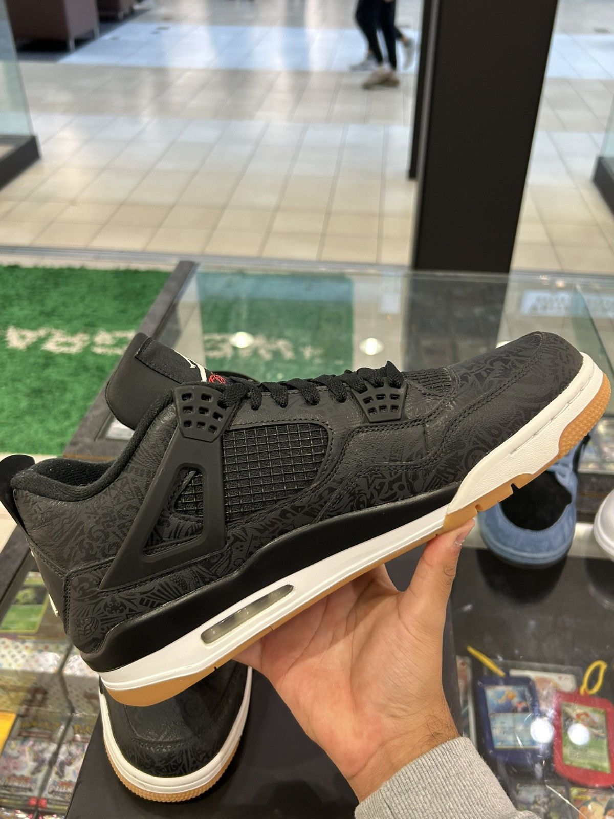 Jordan Brand Jordan 4 retro Laser Blackgum Size US 12 / EU 45 - 5 Thumbnail