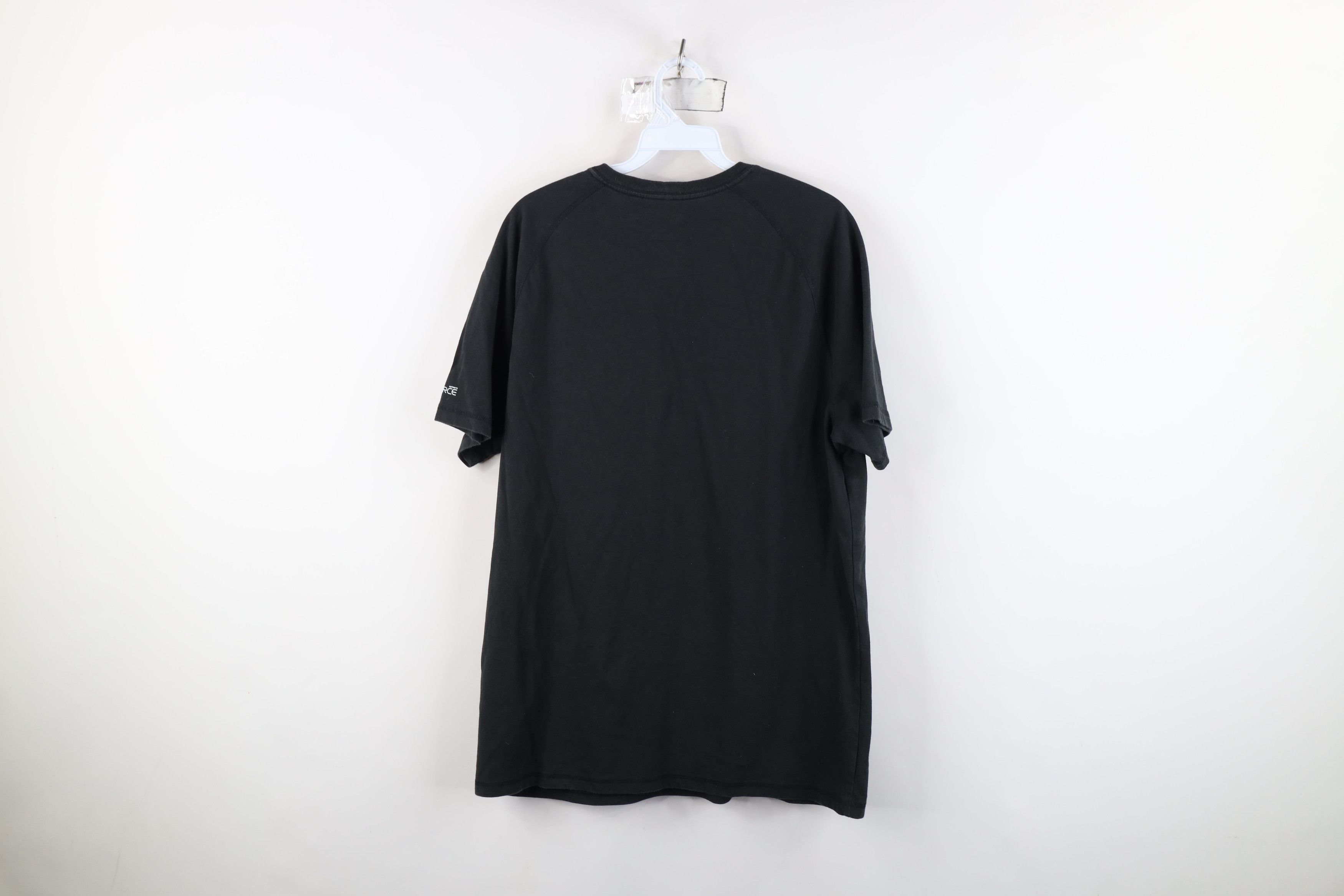 Carhartt Vintage Y2K Carhartt Spell Out Pocket T-Shirt Black Workwear Size US M / EU 48-50 / 2 - 12 Thumbnail