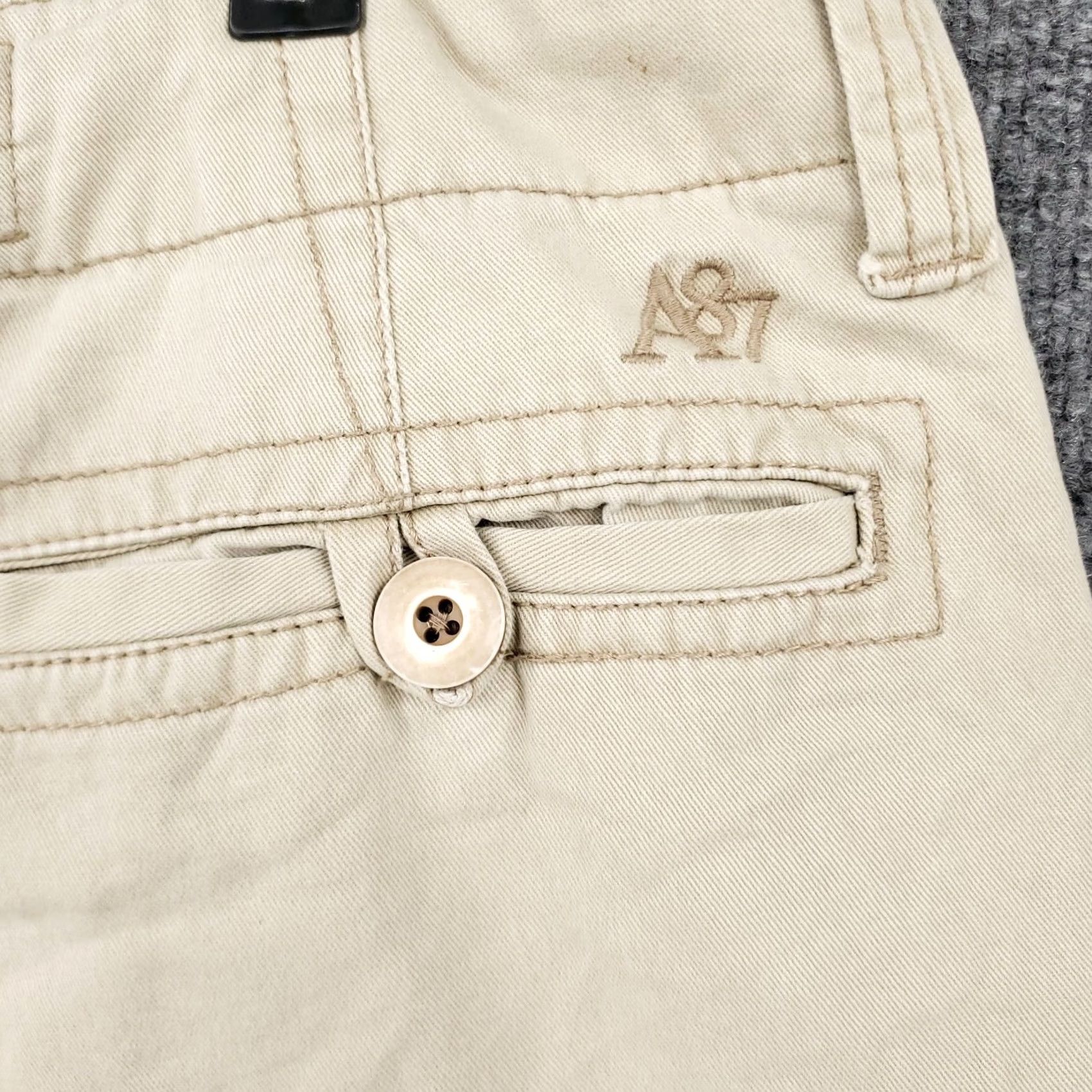 Vintage Aeropostale Chino Shorts Mens 32 Beige Preppy Flat Front Cotton Canvas Casual Size US 33 - 7 Thumbnail