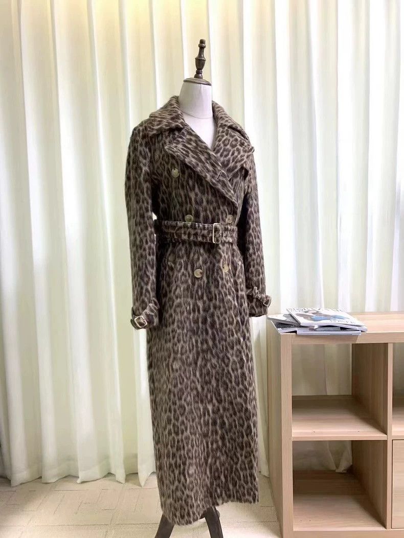 Max Mara Max Mara Leopard-print double-breasted wool coat Size M / US 6-8 / IT 42-44 - 2 Thumbnail