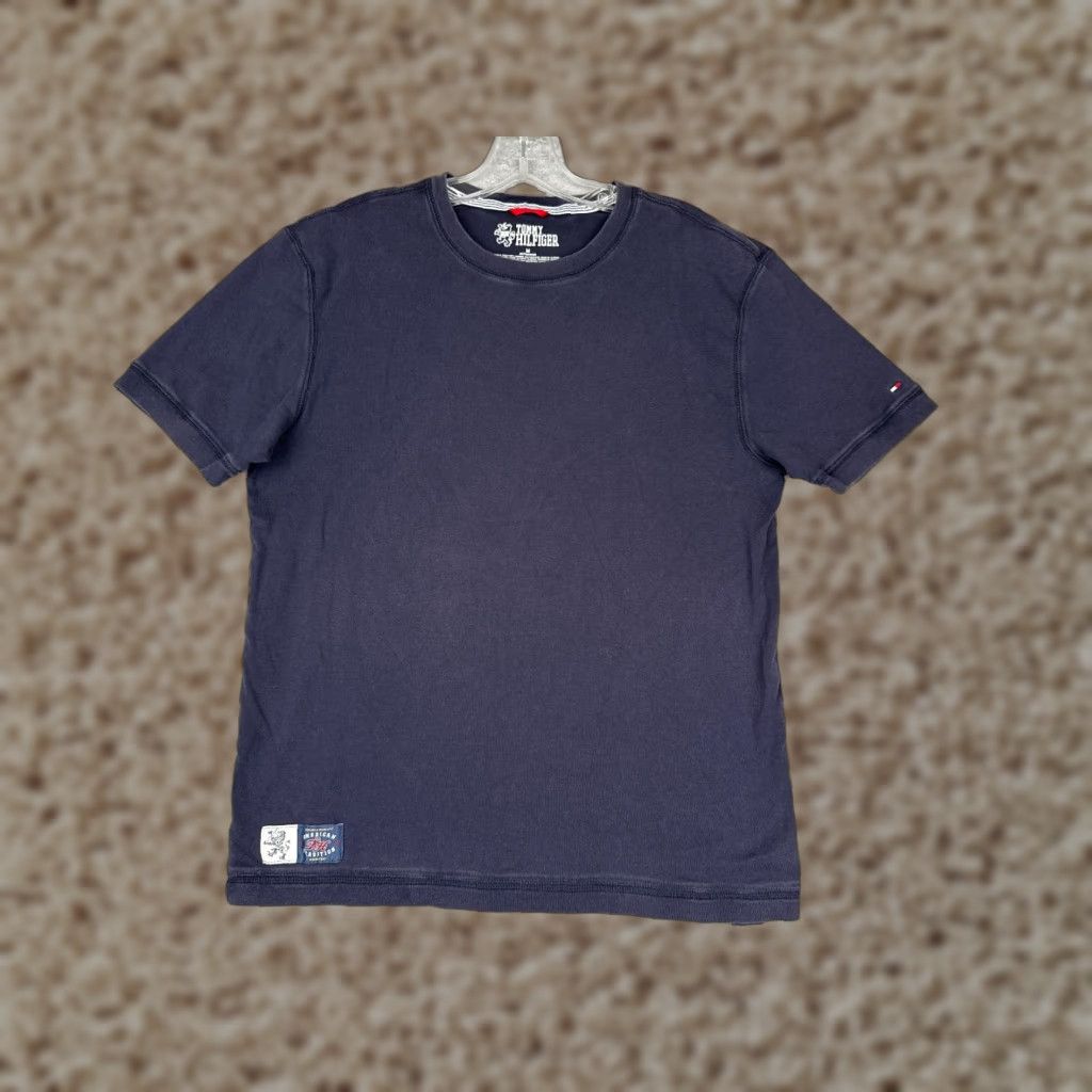 Tommy Hilfiger Tommy Hilfiger Shirt Adult Medium Blue Short Sleeve Crew Neck Cotton Jersey Embroidered Logo Pockets Machine Washable Men’s T-Shirt Regular Fit Size US M / EU 48-50 / 2 - 1 Thumbnail