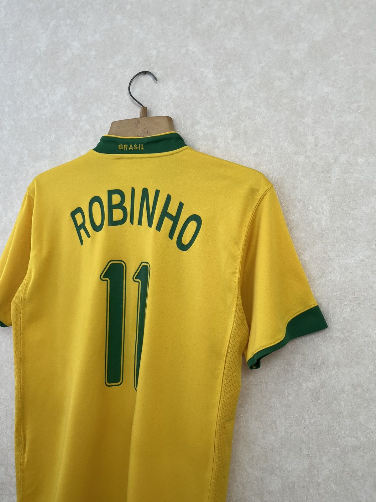 Nike Hype Nike Brazil Robinho #11 Y2K Jersey 00s Size US L / EU 52-54 / 3 - 14 Thumbnail
