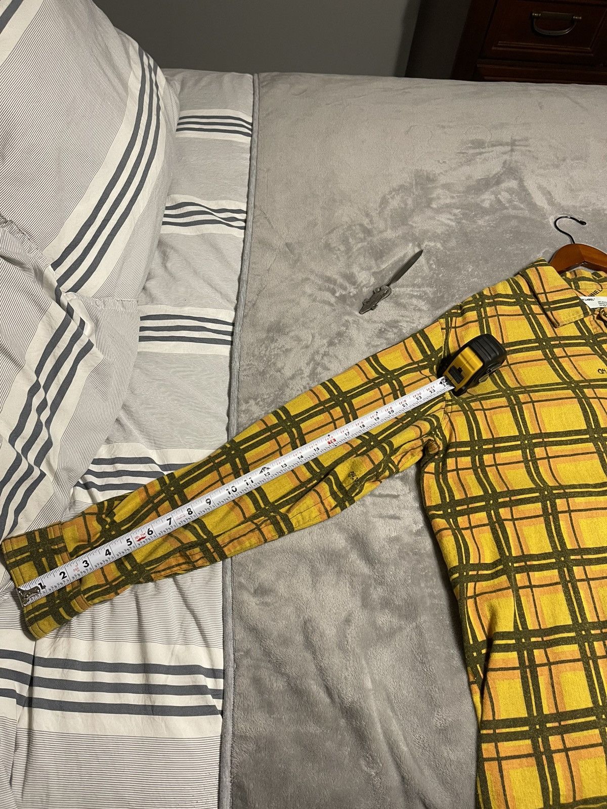 Off-White × Virgil Abloh OFF-WHITE C/O VIRGIL ABLOH YELLOW OVERSIZED FLANNEL SIZE L Size US L / EU 52-54 / 3 - 10 Thumbnail