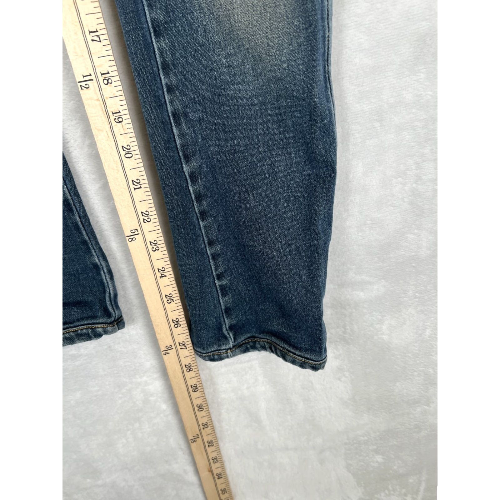 Wrangler Wrangler Vegas Jeans Women’s 30 Blue Skinny Slim Fit Stretch Denim Medium Wash Size 30" / US 8 / IT 44 - 3 Thumbnail