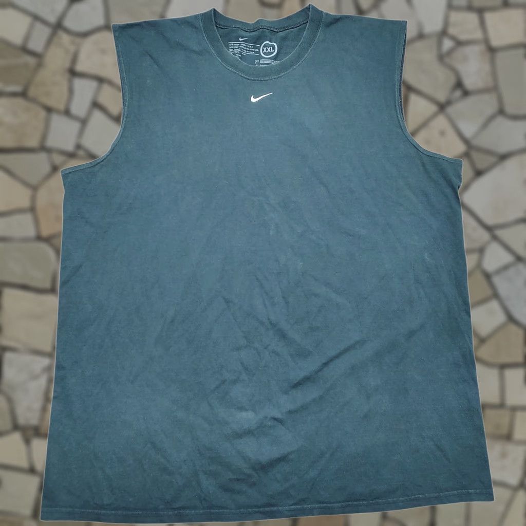 Nike VINTAGE Nike Basketball Center Swoosh BIG Back Logo Sleeveless T-Shirt Mens 2XL Black Nike Shirt 90s USA Sports Graphic Print Size US XXL / EU 58 / 5 - 1 Thumbnail