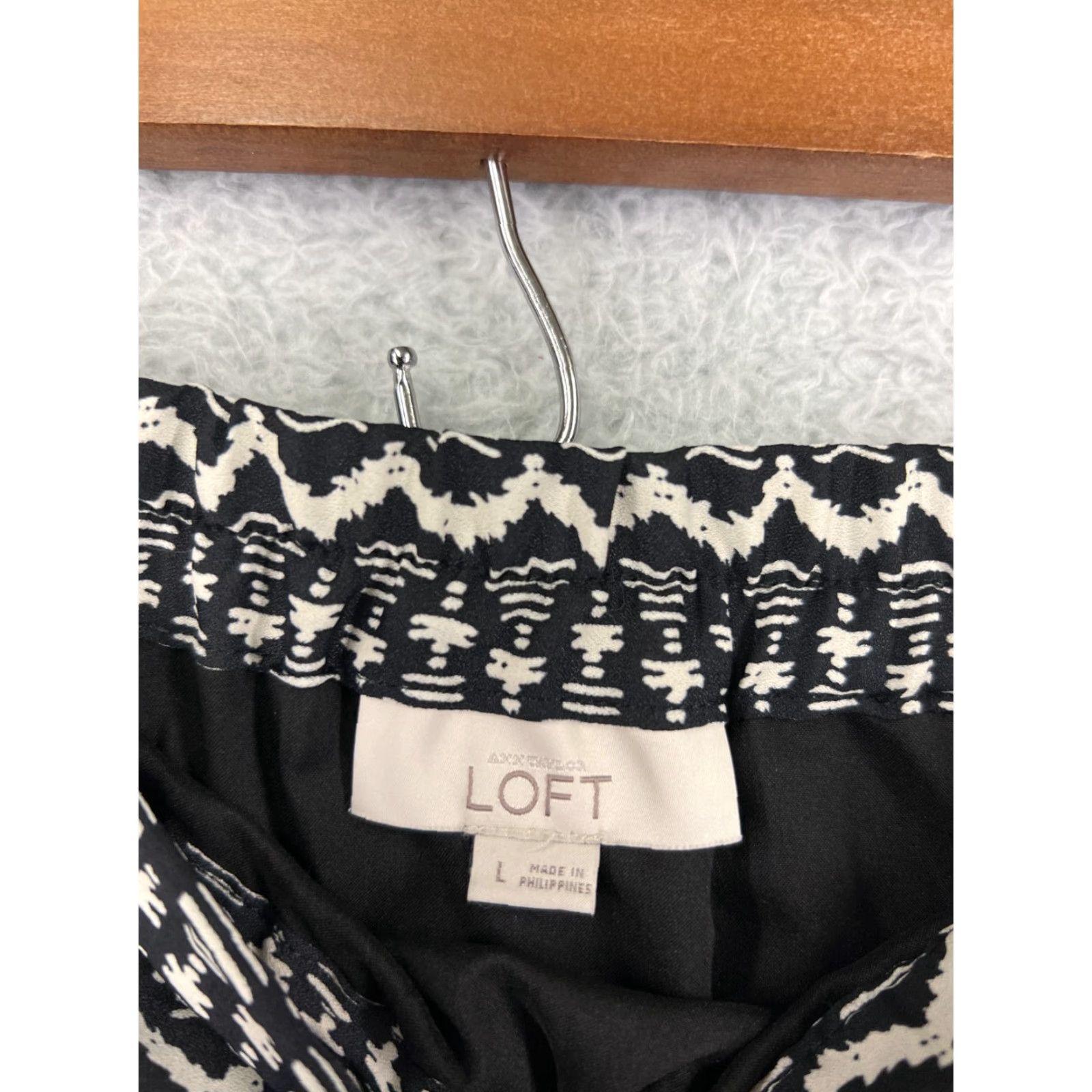 Ann Taylor VINTAGE Ann Taylor Loft Skirt Womens Large Black Aztec Southwestern Pattern Short Mini Size 36" / US 14 / IT 50 - 3 Thumbnail
