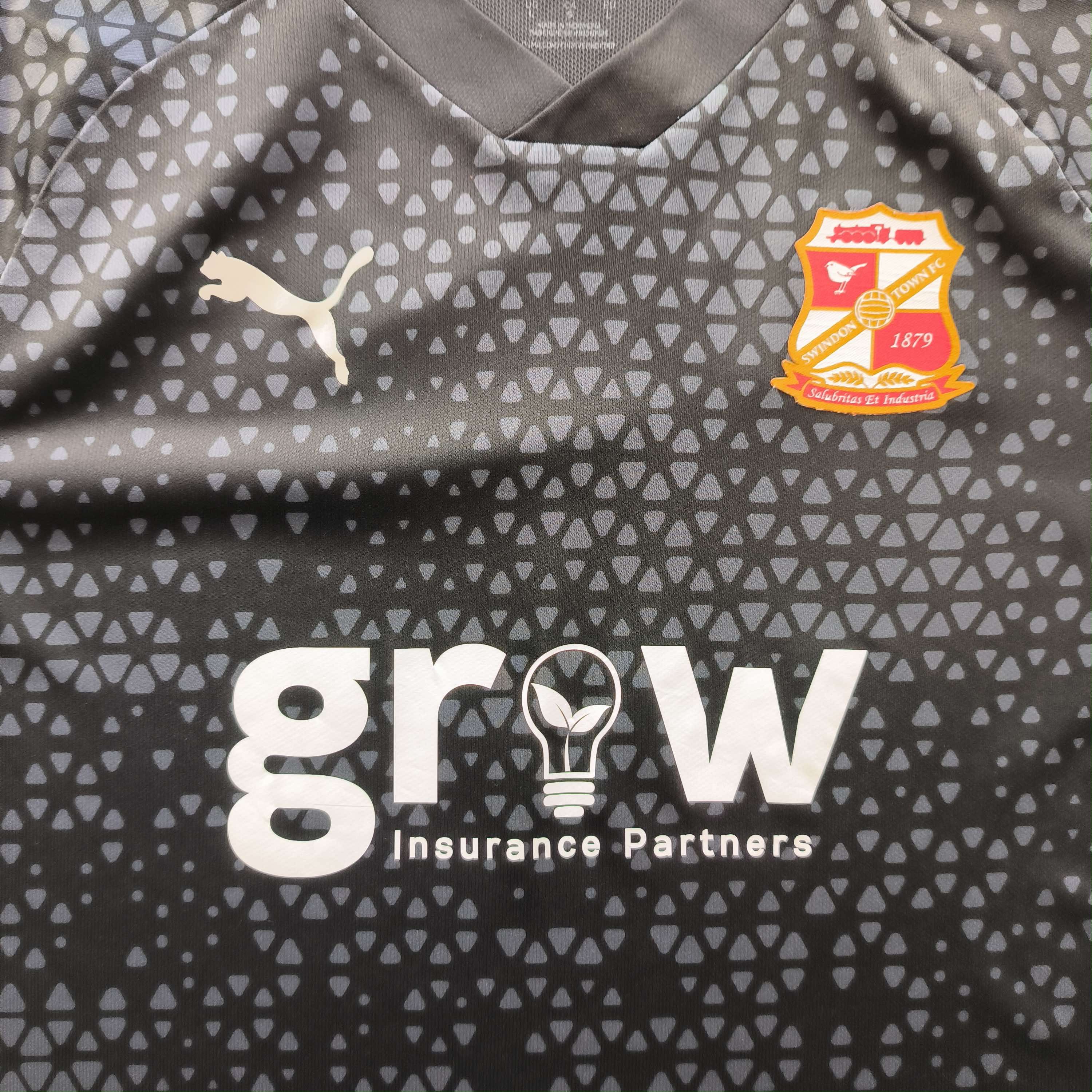 Puma Swindon Town 2022-23 Puma training football jersey size L Size US L / EU 52-54 / 3 - 3 Thumbnail
