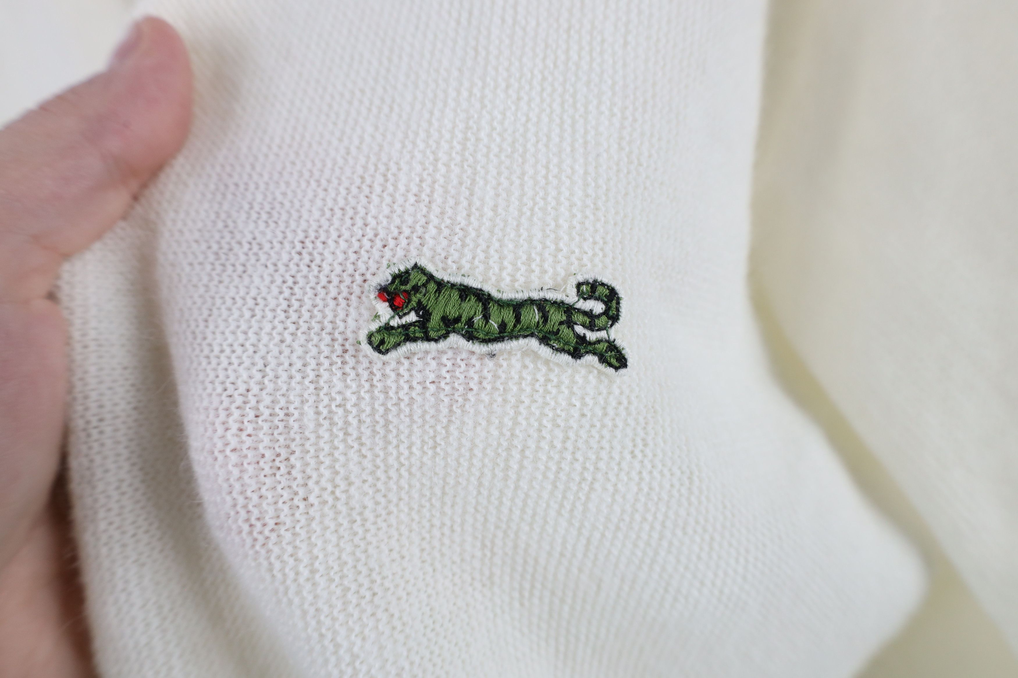 Vintage Vintage 70s Le Tigre Patch Knit Cardigan Sweater White USA Size US M / EU 48-50 / 2 - 4 Thumbnail