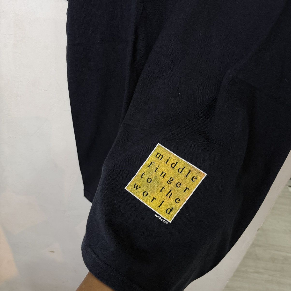 Supreme SUPREME SS19 middle finger to the world black tee Size US M / EU 48-50 / 2 - 2 Thumbnail