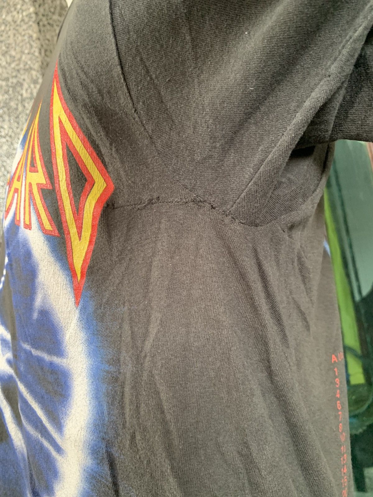 Band Tees × Def Leppard × Vintage Vintage 90s Def Leppard Adrenalize Tour Band Distressed Tees Size US M / EU 48-50 / 2 - 7 Thumbnail