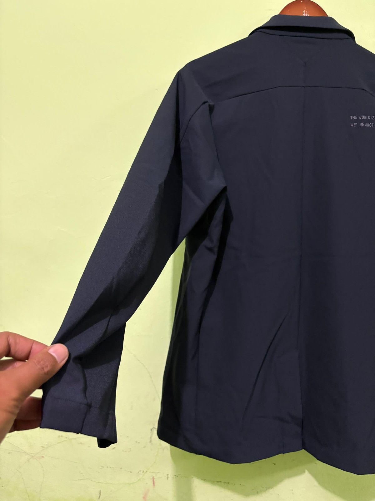 Oakley VTG Oakley Light Jacket Design The World Is Always Involving Size US L / EU 52-54 / 3 - 8 Thumbnail