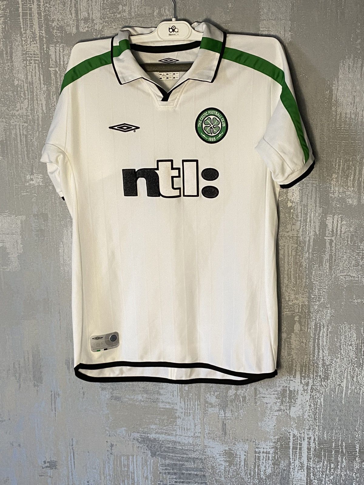 Umbro Vintage Celtic Umbro Soccer Jersey Kids football Size US XS / EU 42 / 0 - 1 Thumbnail