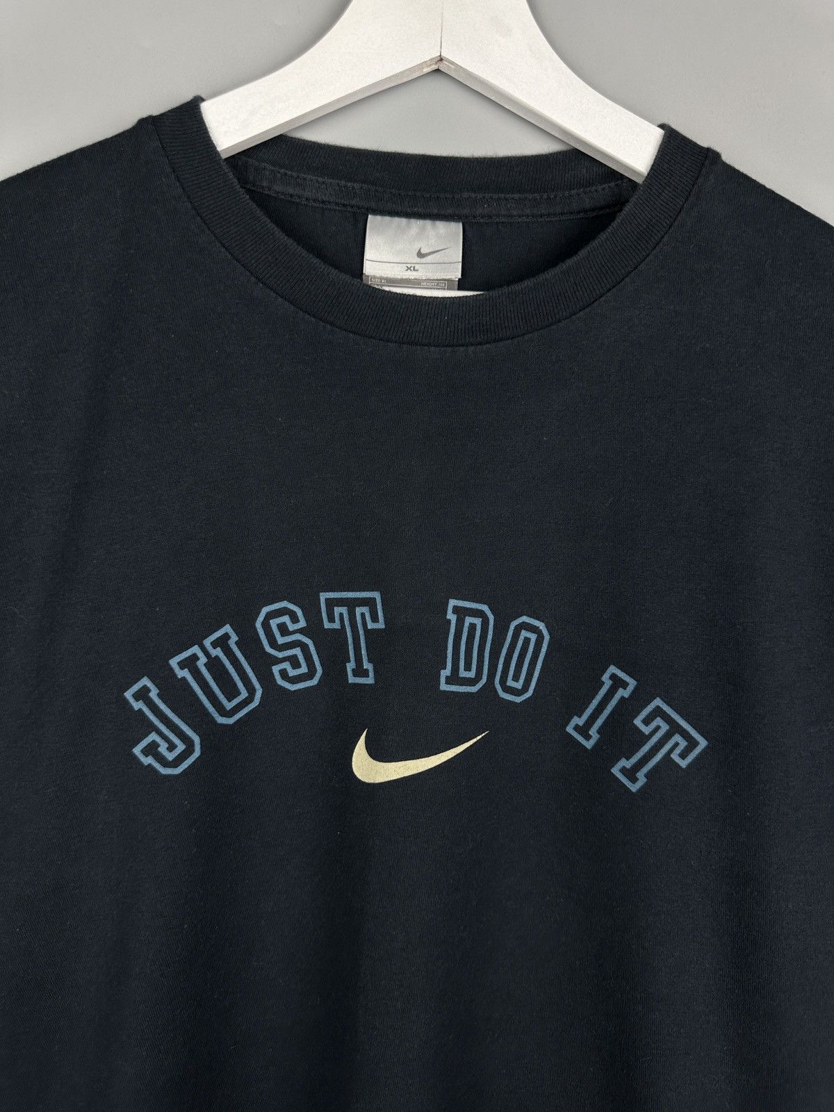 Nike Vintage Nike Center Swoosh T Shirt Tee Big Logo Spellout Y2K Size US XL / EU 56 / 4 - 3 Thumbnail