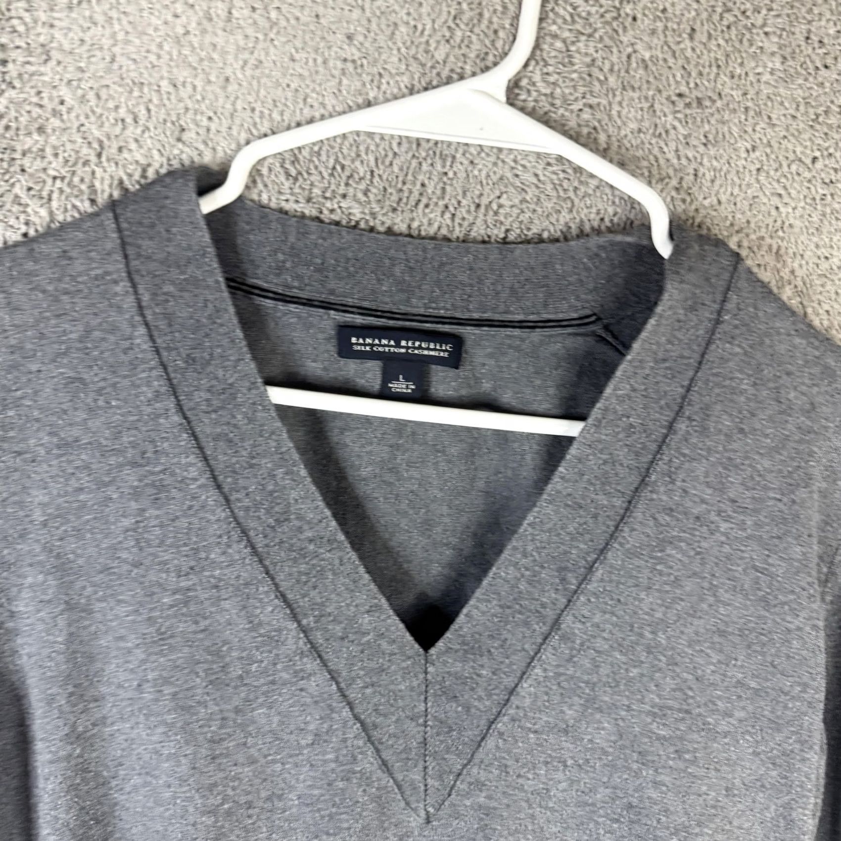 Banana Republic Banana Republic Sweater Womens Large Gray Silk Cashmere V-Neck Knit Pullover Size L / US 10 / IT 46 - 6 Thumbnail