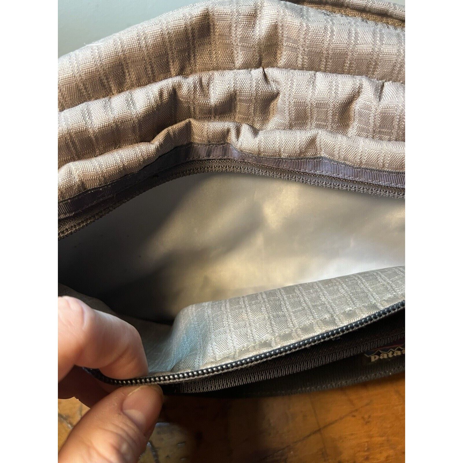 Patagonia Patagonia Hip Chest Bag Used Condition Rare Size ONE SIZE - 10 Thumbnail