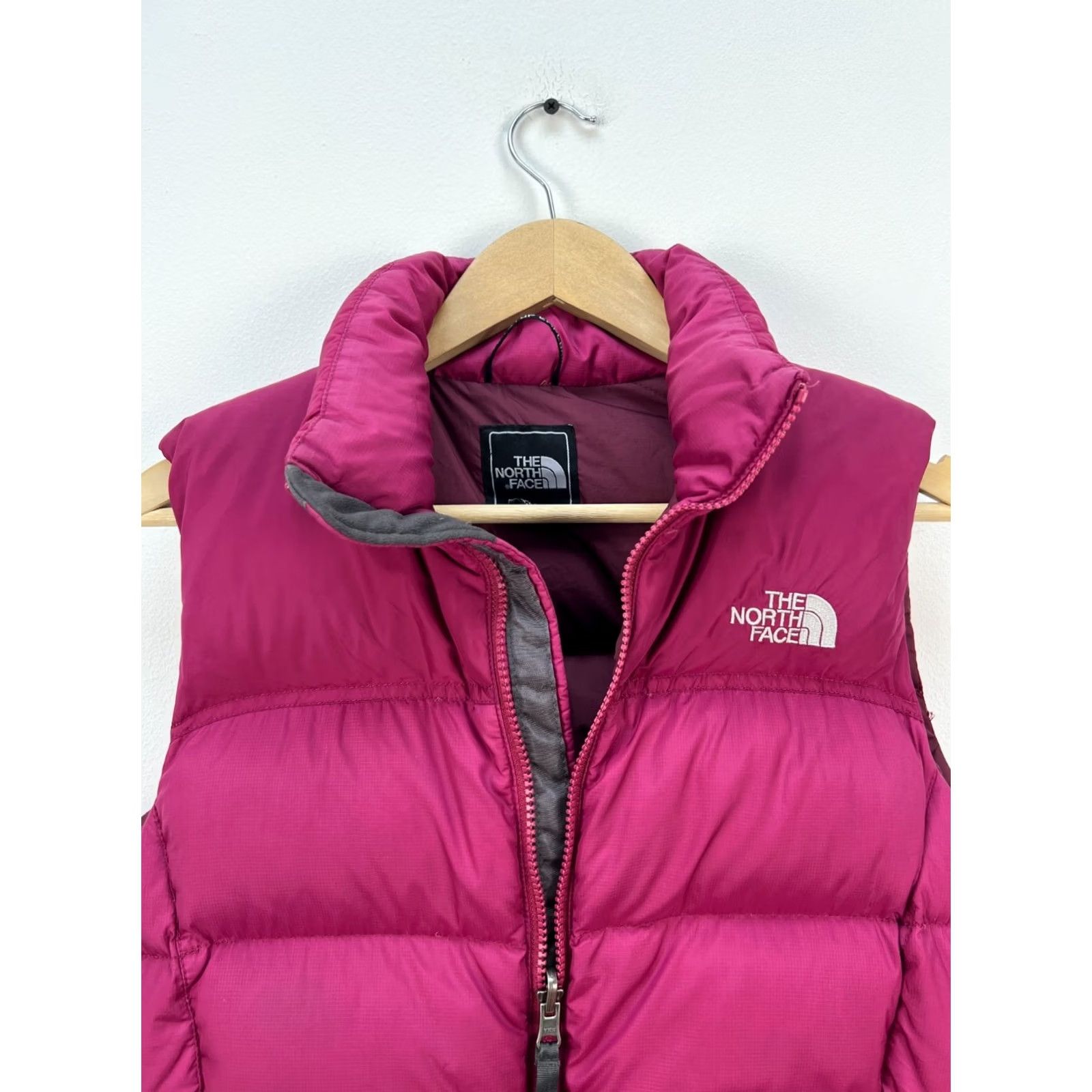 The North Face VINTAGE The North Face 700 Nuptse Puffer Vest Pink Womens M Shirt Vest Pink Womens 90s? Size M / US 6-8 / IT 42-44 - 4 Thumbnail