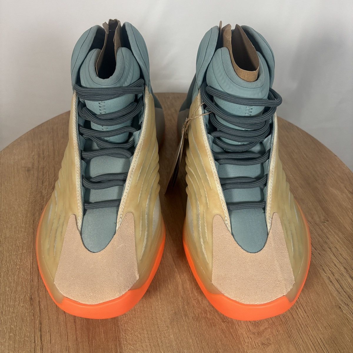Adidas × Kanye West Adidas Yeezy QNTM Hi-Res Coral NWT 10M Size US 10 / EU 43 - 6 Thumbnail