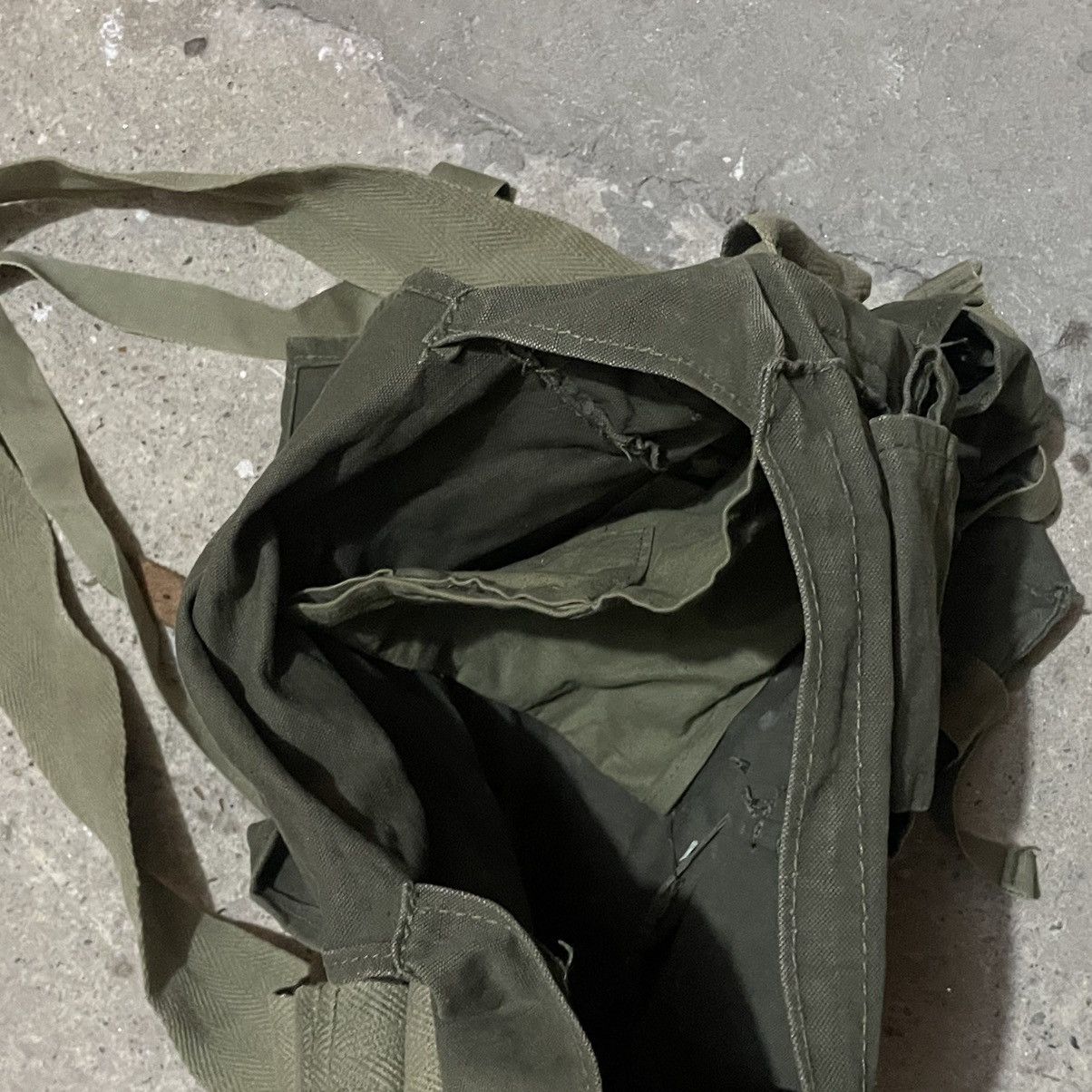 Vintage Vintage army cross body multi pocket bag Size ONE SIZE - 8 Thumbnail