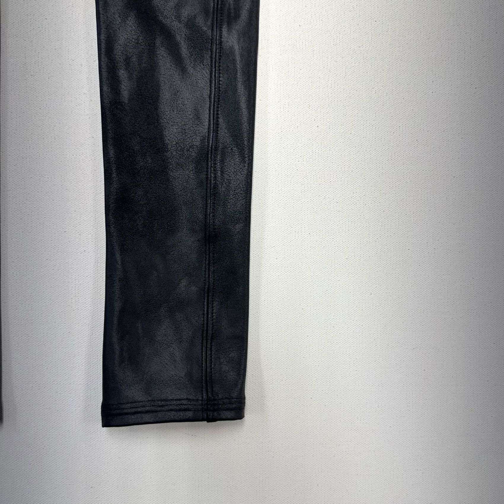 Spanx Spanx Leggings Black Women’s Petite Small Leggings Ankle Stretch Logo Blended Fabric High Rise Women Size 28" / US 6 / IT 42 - 5 Thumbnail