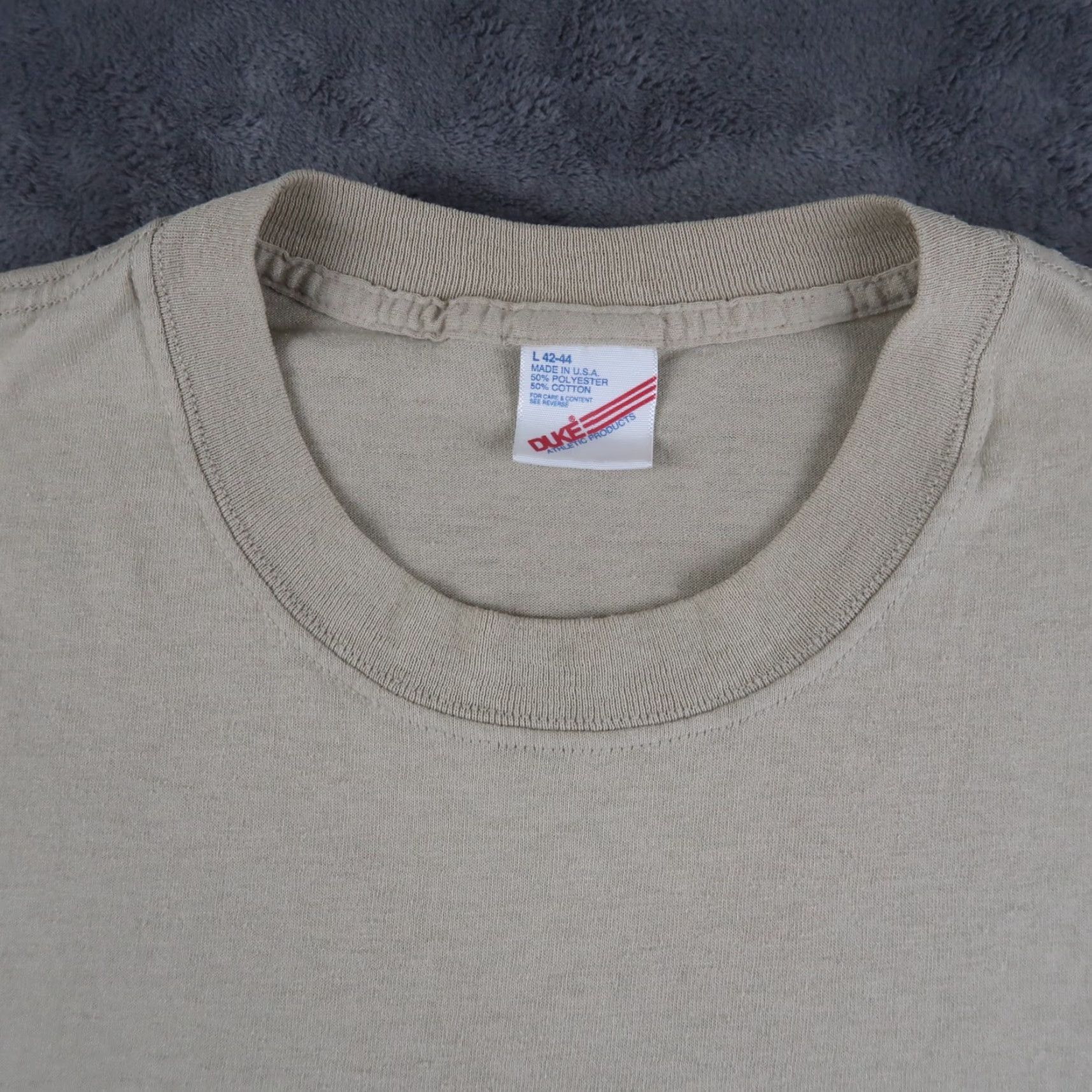 Vintage VINTAGE Duke 90s Graphic Tee T-Shirt Mens L Beige Single Stitch USA Made Size US L / EU 52-54 / 3 - 4 Thumbnail