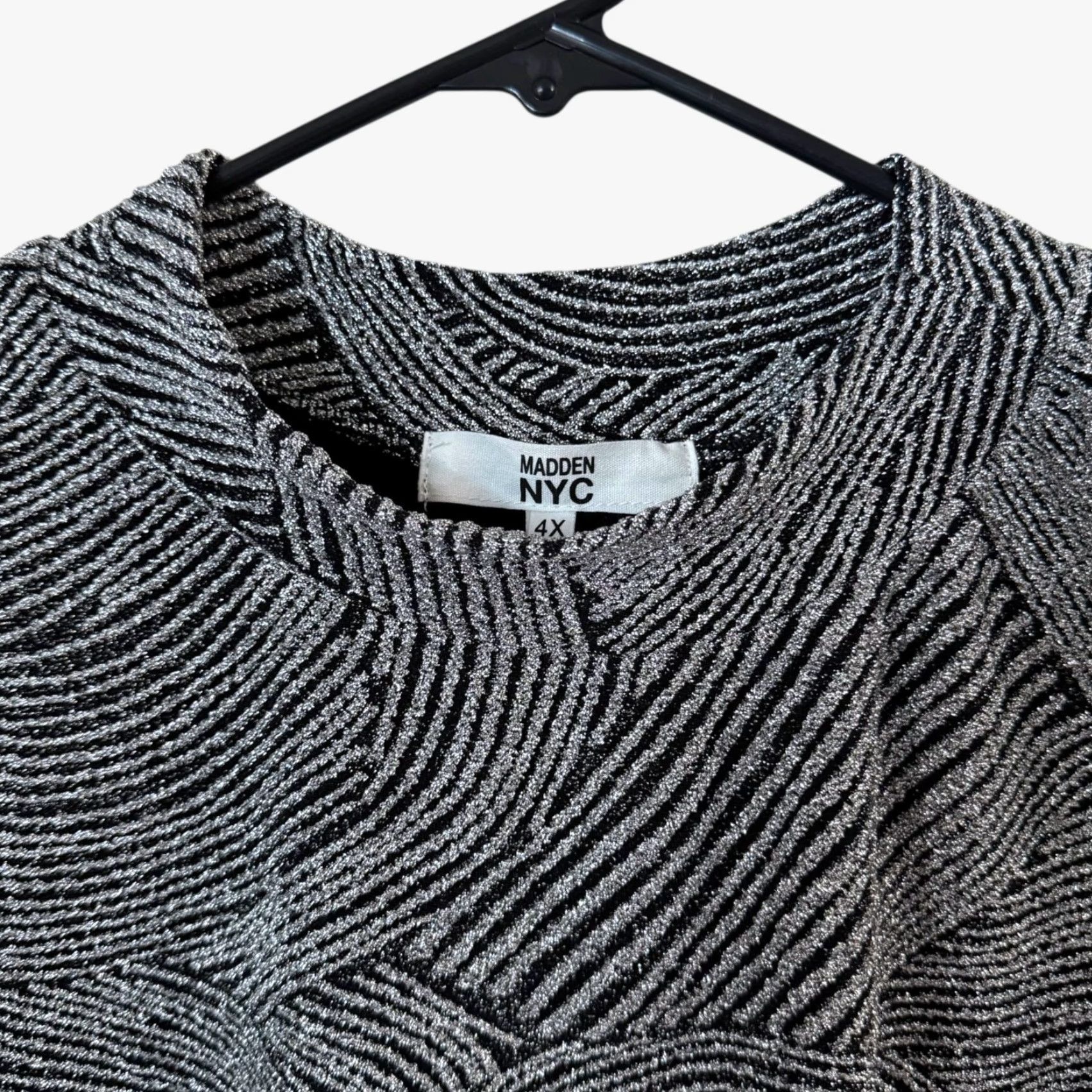 Vintage VINTAGE? No, it's Madden NYC by Steve Madden Metallic Mock Neck Top Silver 4X Women's Plus Size Cropped Sleeveless Party Blouse Size XXL / US 16-18 / IT 52-54 - 5 Thumbnail