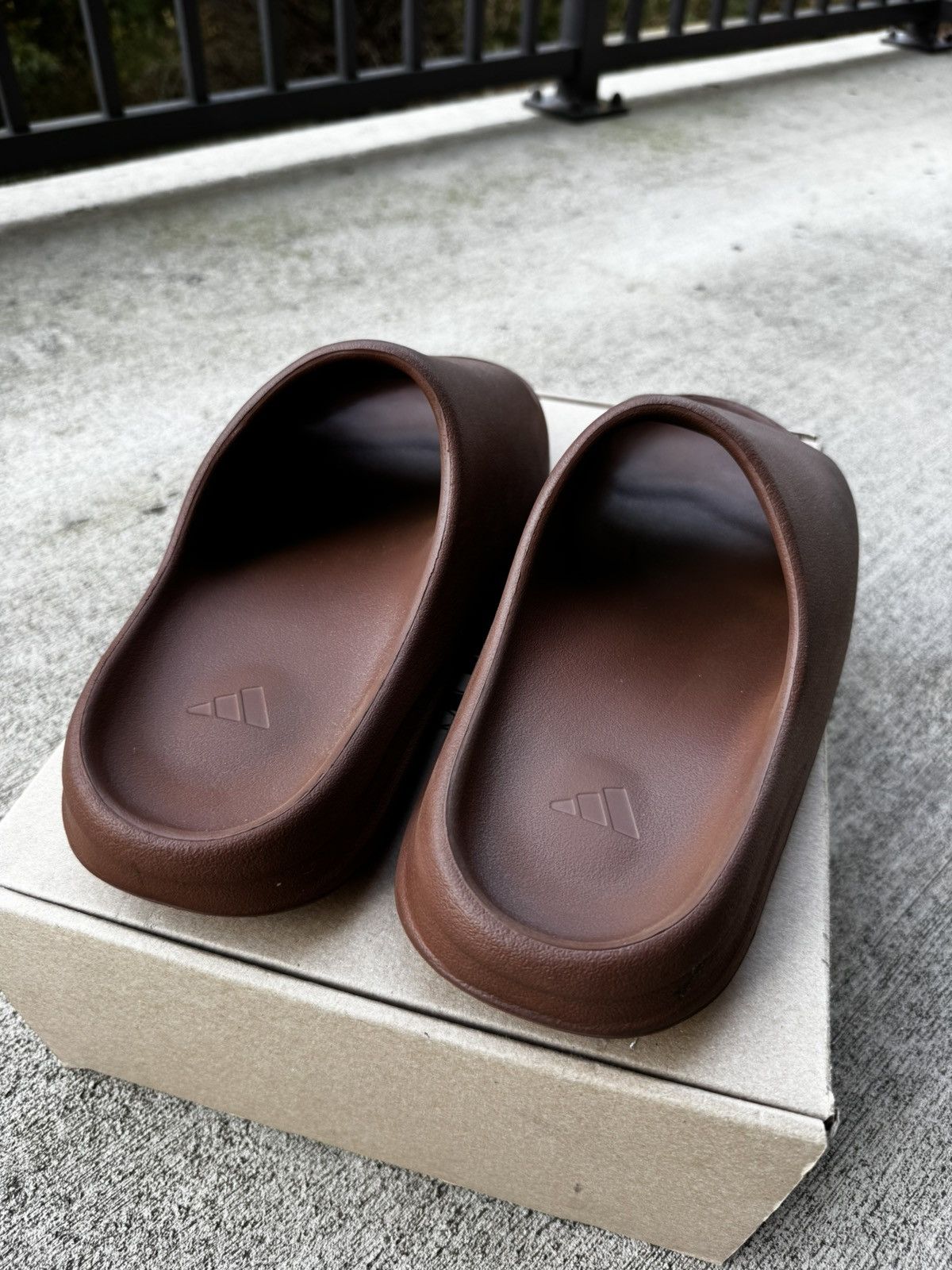 Yeezy Yeezy Slides Size US 12 / EU 45 - 2 Thumbnail