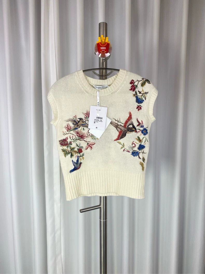 Dior Dior Cashmere embroidered vest 2504-Nextarrow Size XS / US 0-2 / IT 36-38 - 1 Thumbnail