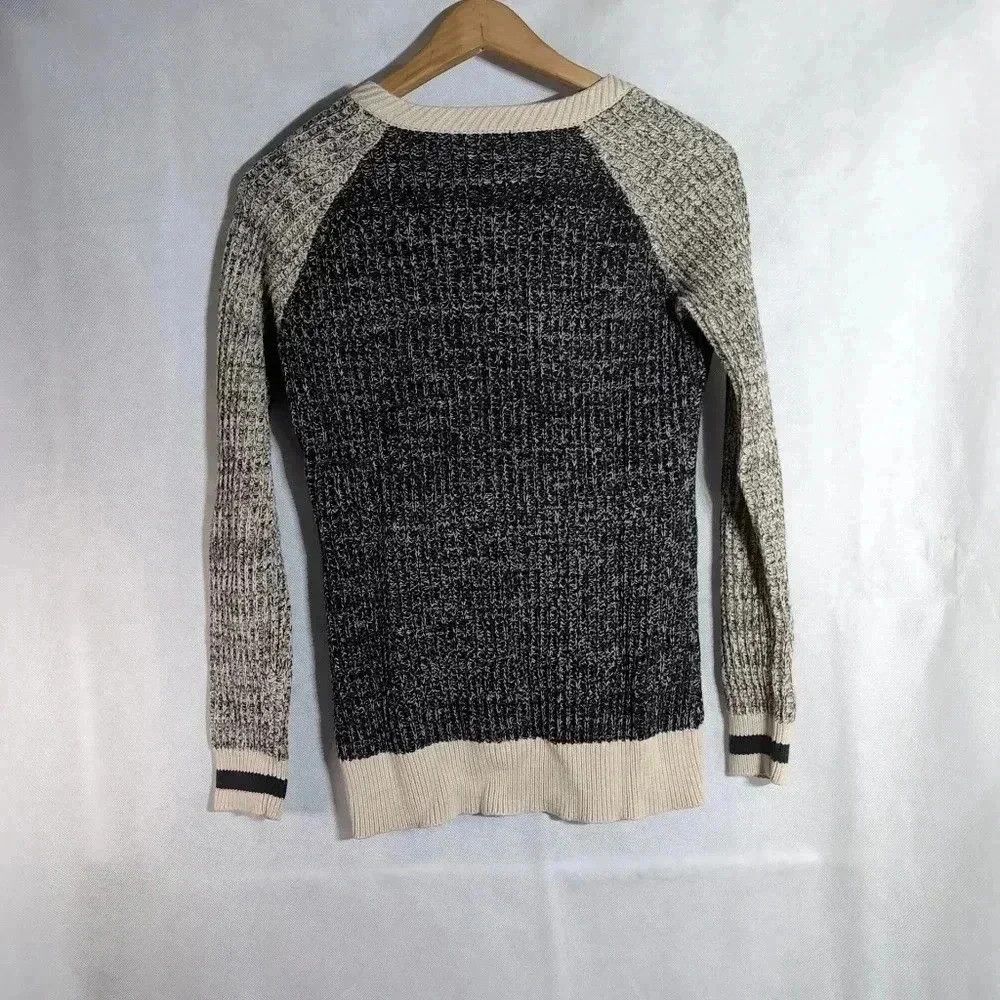 Designer Venus Deep V Neck Black and White Sweater sz S Size S / US 4 / IT 40 - 3 Thumbnail