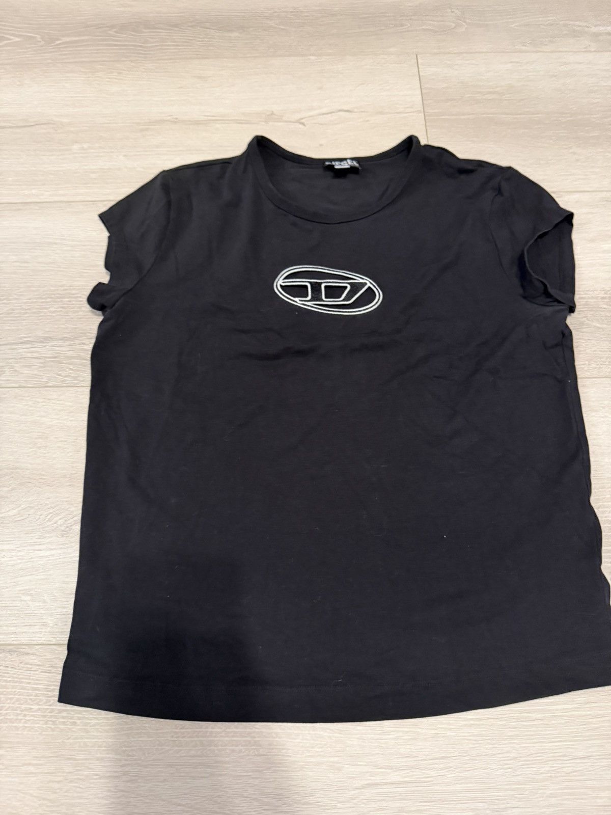 Diesel cut-out “D” logo top