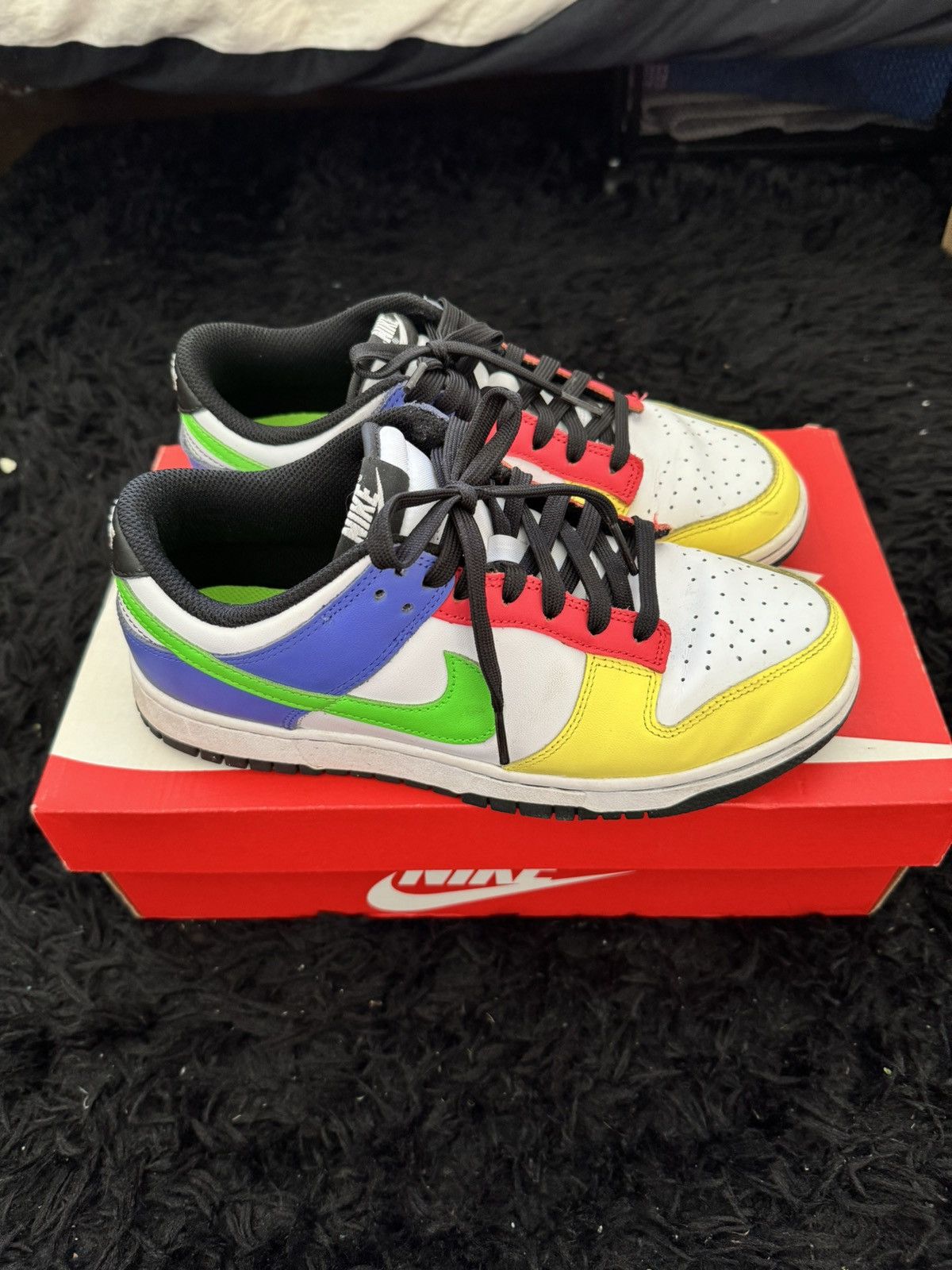 image of W Nike Dunk Low Shoes in White/Green, Women's (Size 8)