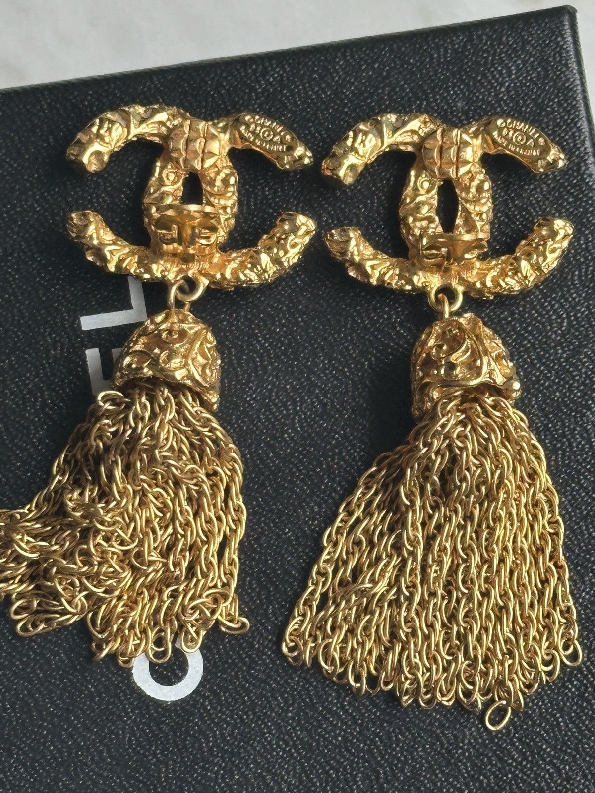 Chanel × Vintage 1990s vintage runway Chanel clip earrings Size ONE SIZE - 6 Thumbnail