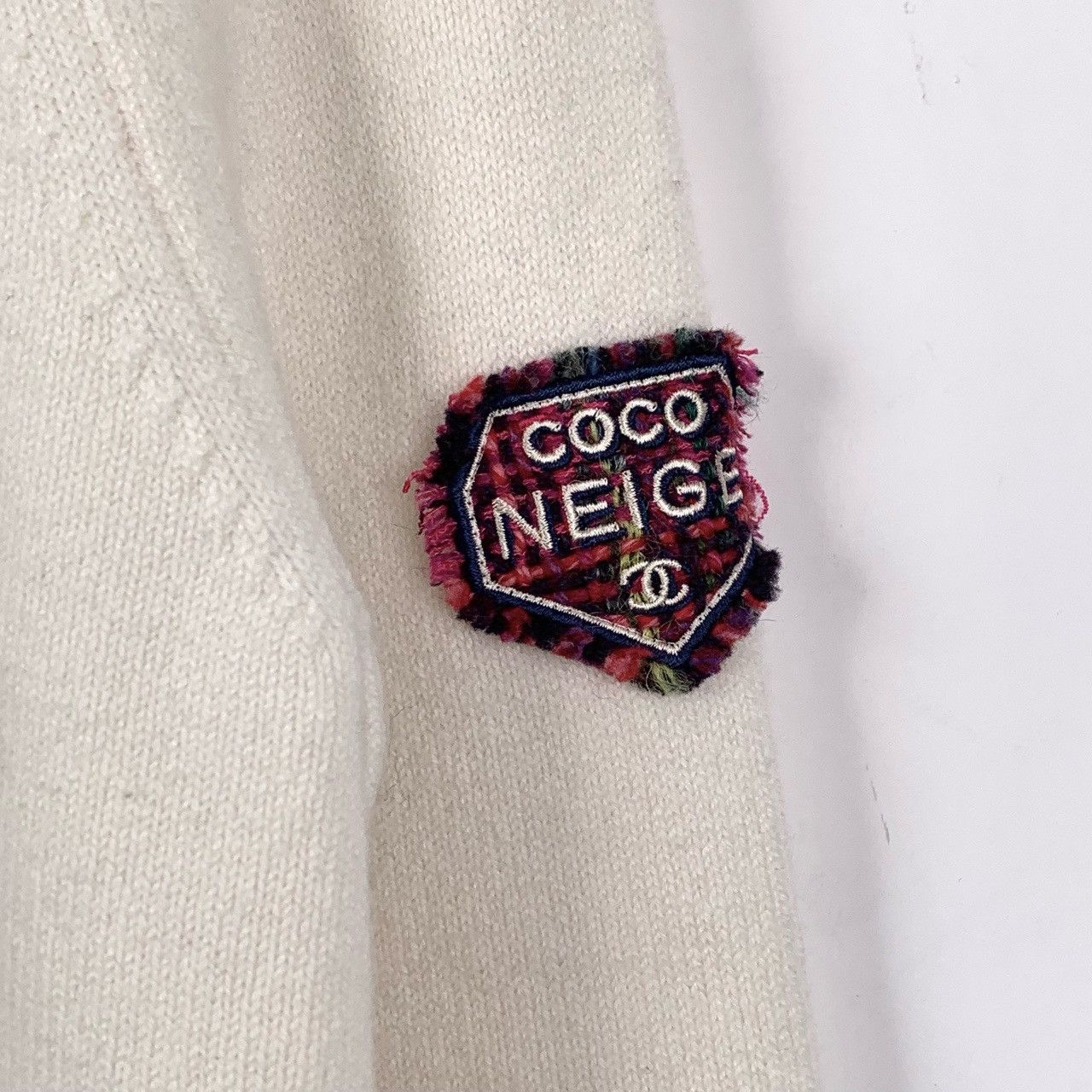 Chanel Chanel Logo Letter Embellished Two-Tone Knit Sweater Size XS / US 0-2 / IT 36-38 - 3 Thumbnail