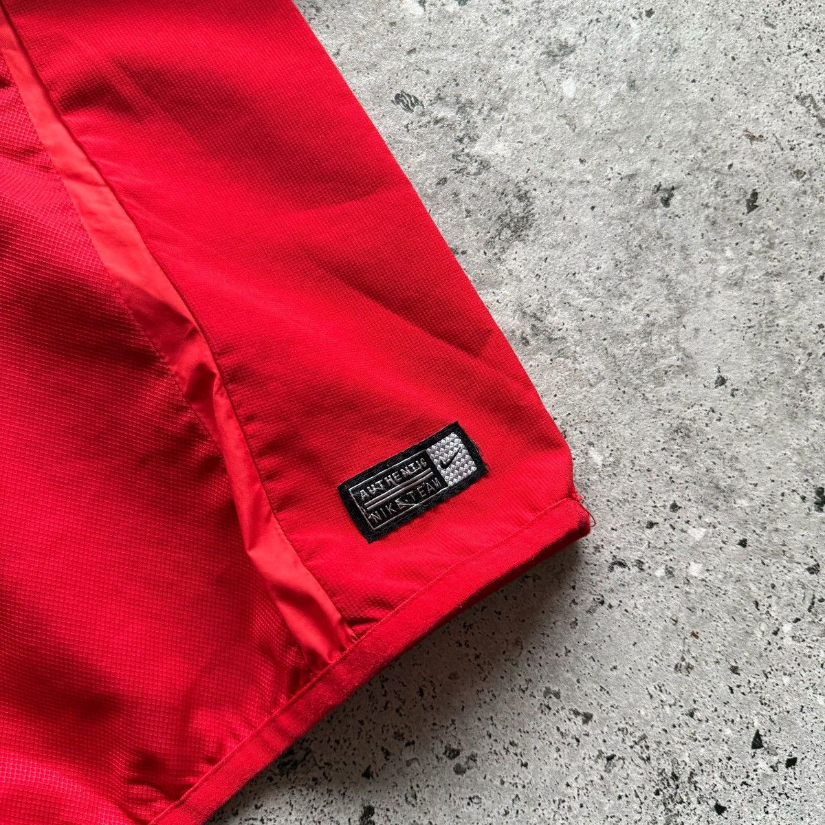 Nike Nike Vintage 00s Mens Red Jacket / Training Pullover Swoosh Size US S / EU 44-46 / 1 - 4 Thumbnail
